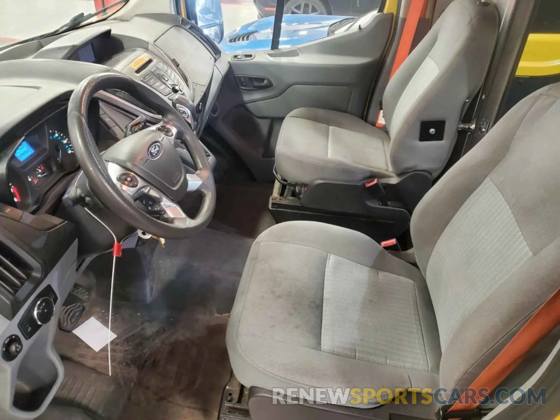 2 fotografías del automóvil dañado 1FTYR3XM4KKA24893 FORD TRANSIT 2019