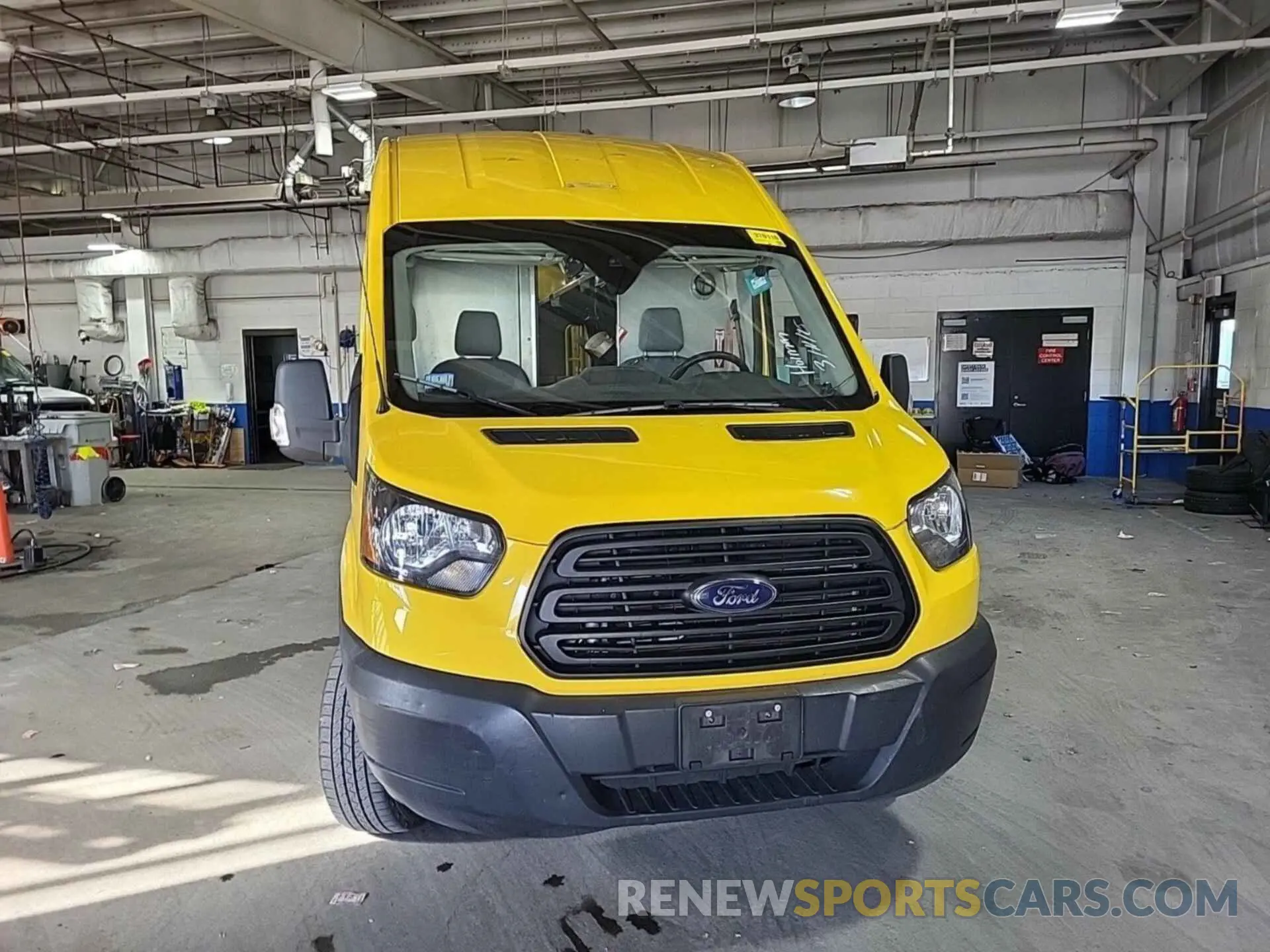 12 fotografías del automóvil dañado 1FTYR3XMXKKA24882 FORD TRANSIT 2019