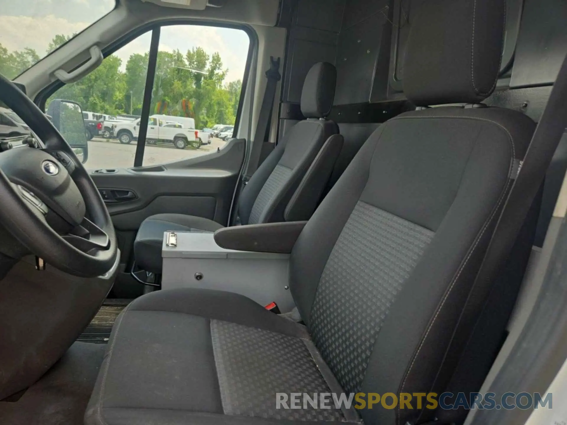 11 fotografías del automóvil dañado 1FTBR2CG6LKA54530 FORD TRANSIT 2020