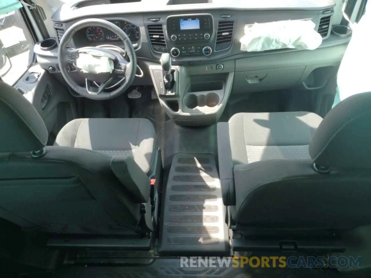 8 fotografías del automóvil dañado 1FBAX2C85NKA17809 FORD TRANSIT 2022