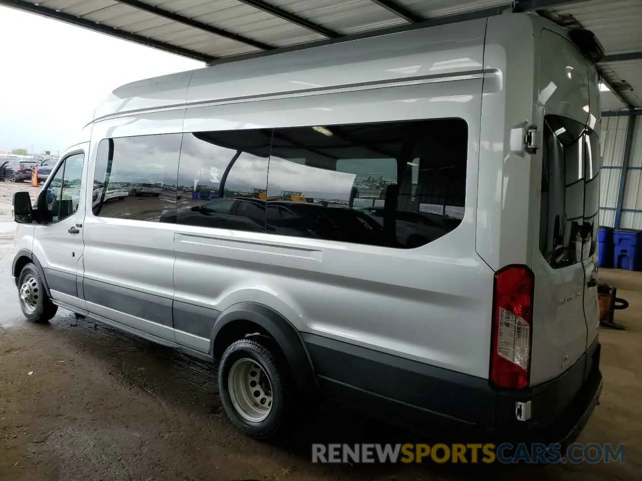 2 fotografías del automóvil dañado 1FBVU5XG7NKA64823 FORD TRANSIT 2022