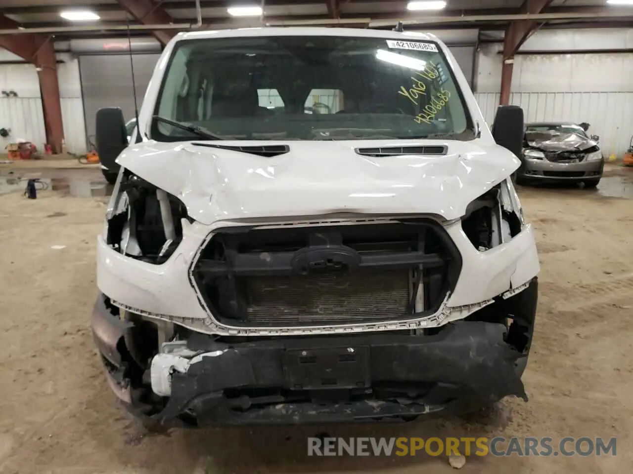 5 fotografías del automóvil dañado 1FTBR1Y88NKA86023 FORD TRANSIT 2022
