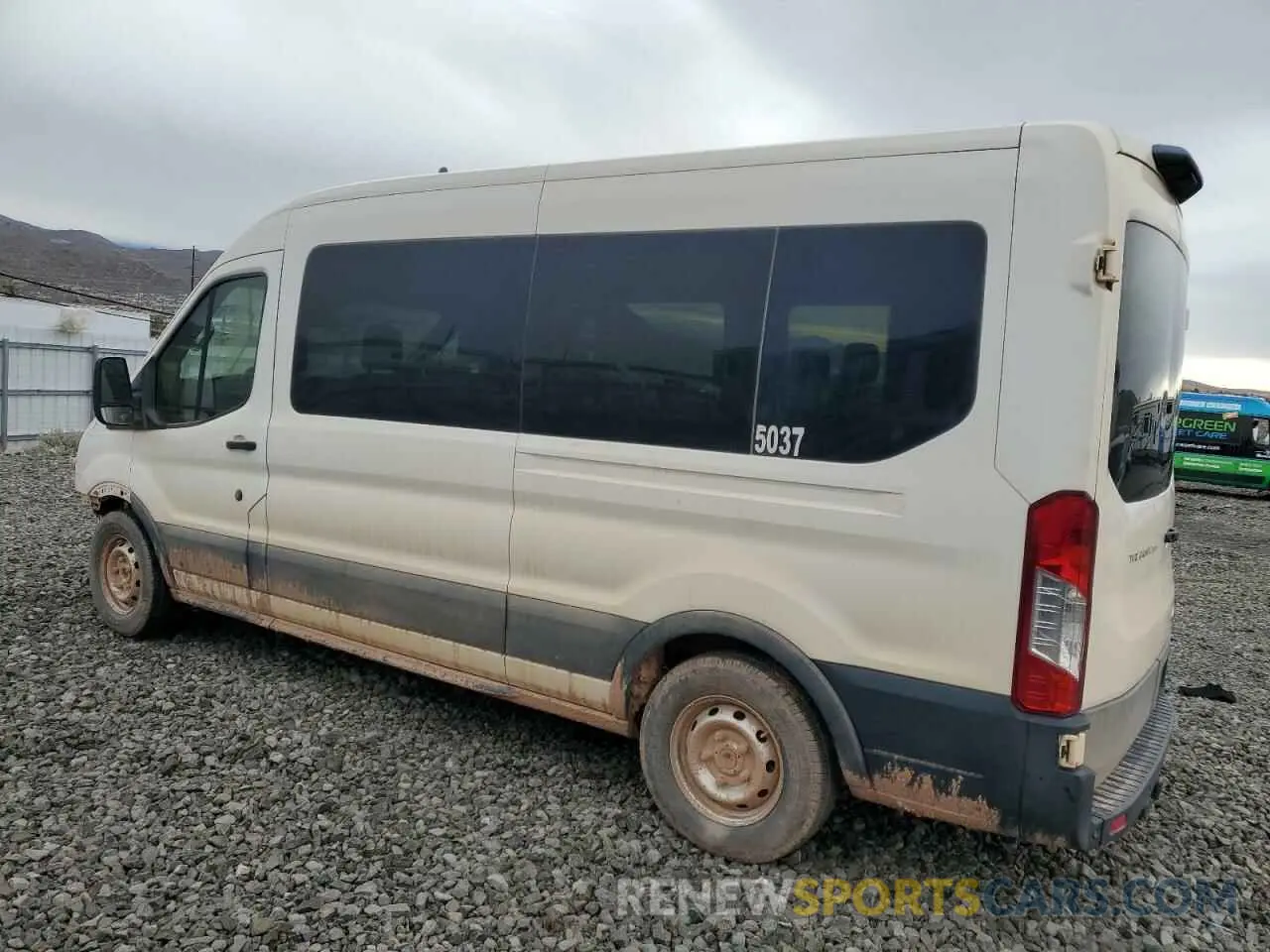 2 fotografías del automóvil dañado 1FBAX2C83PKB04126 FORD TRANSIT 2023
