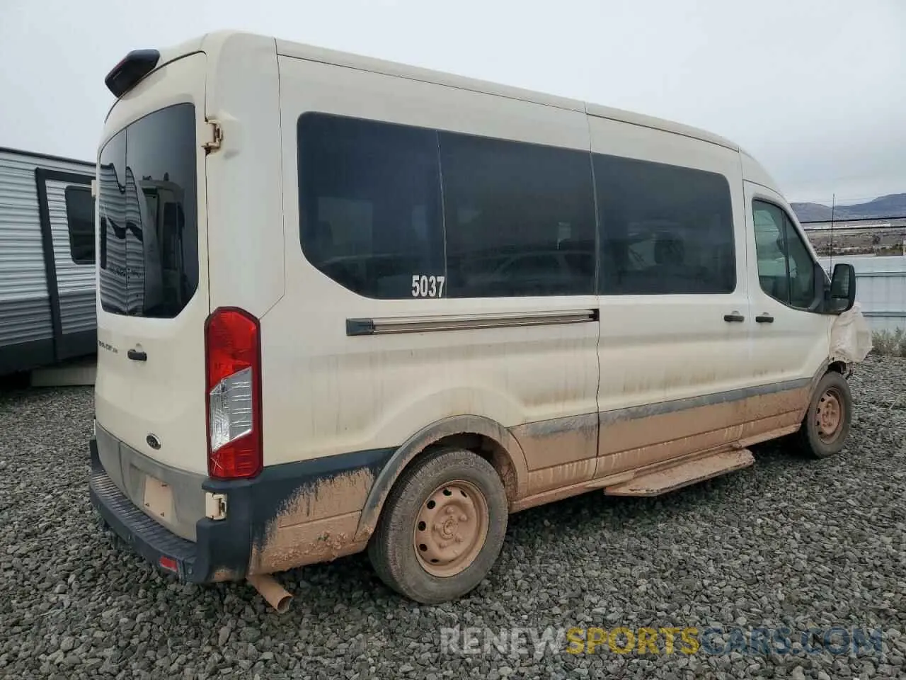 3 fotografías del automóvil dañado 1FBAX2C83PKB04126 FORD TRANSIT 2023