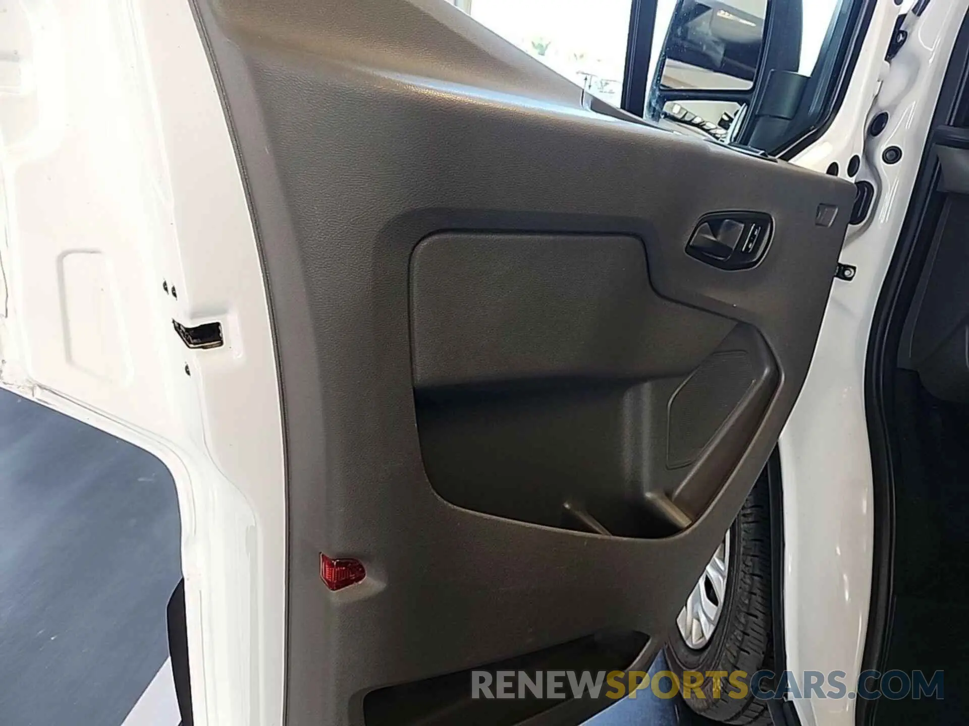 13 fotografías del automóvil dañado 1FTBR1Y81PKA72158 FORD TRANSIT 2023