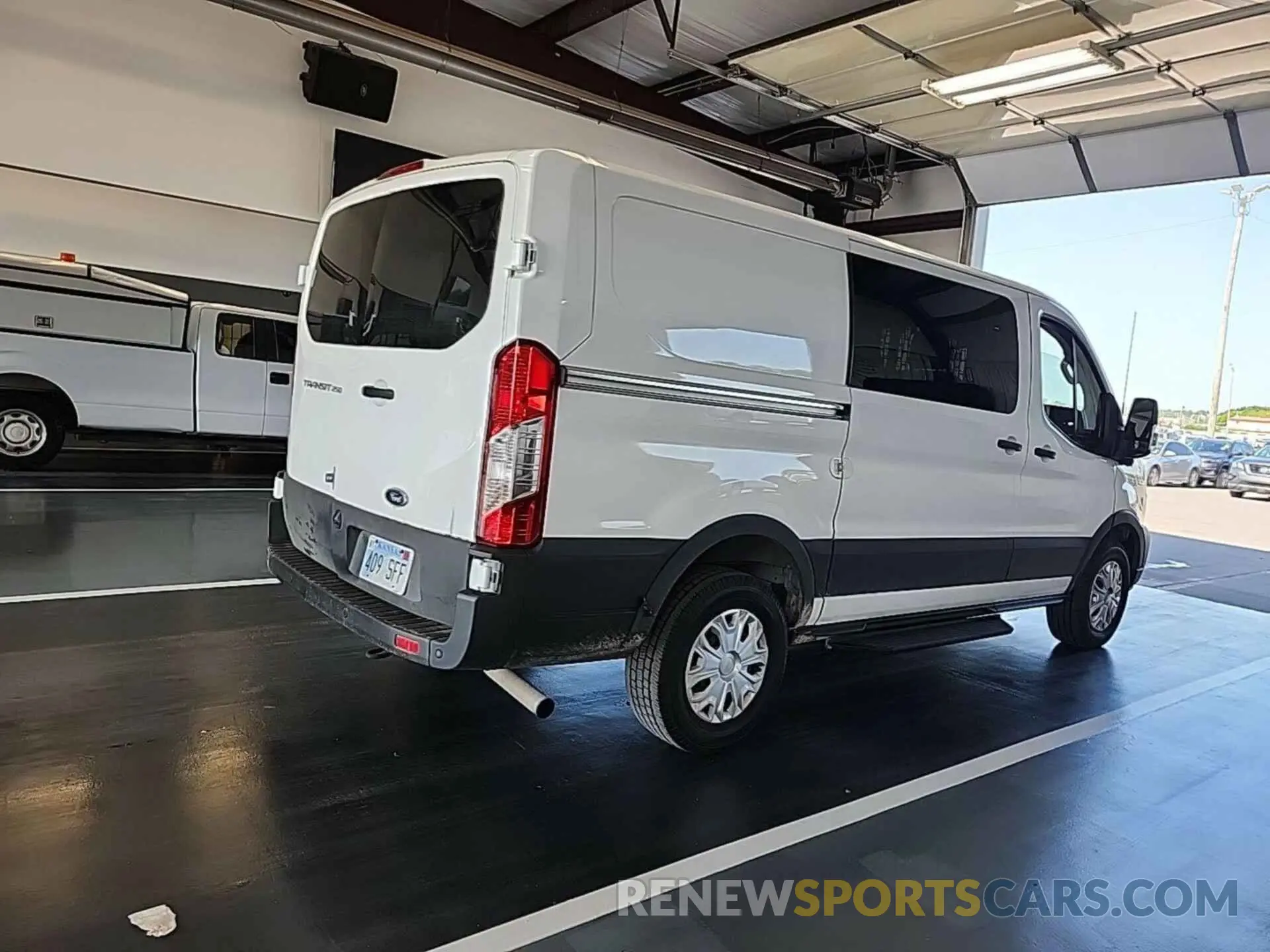 5 fotografías del automóvil dañado 1FTBR1Y81PKA72158 FORD TRANSIT 2023
