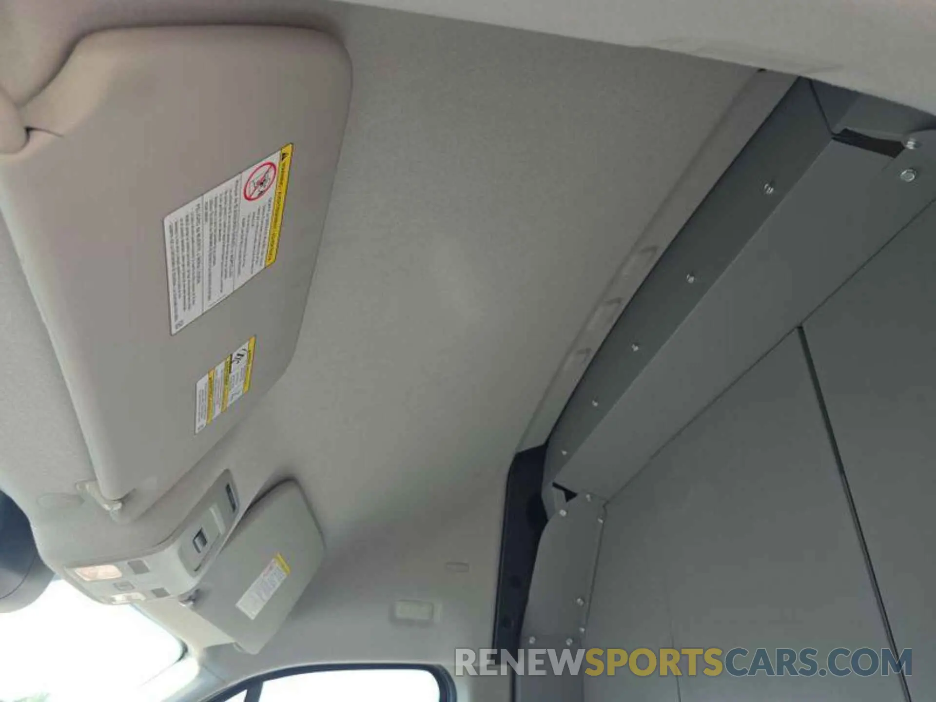 12 fotografías del automóvil dañado 1FTBR2X82PKA60186 FORD TRANSIT 2023