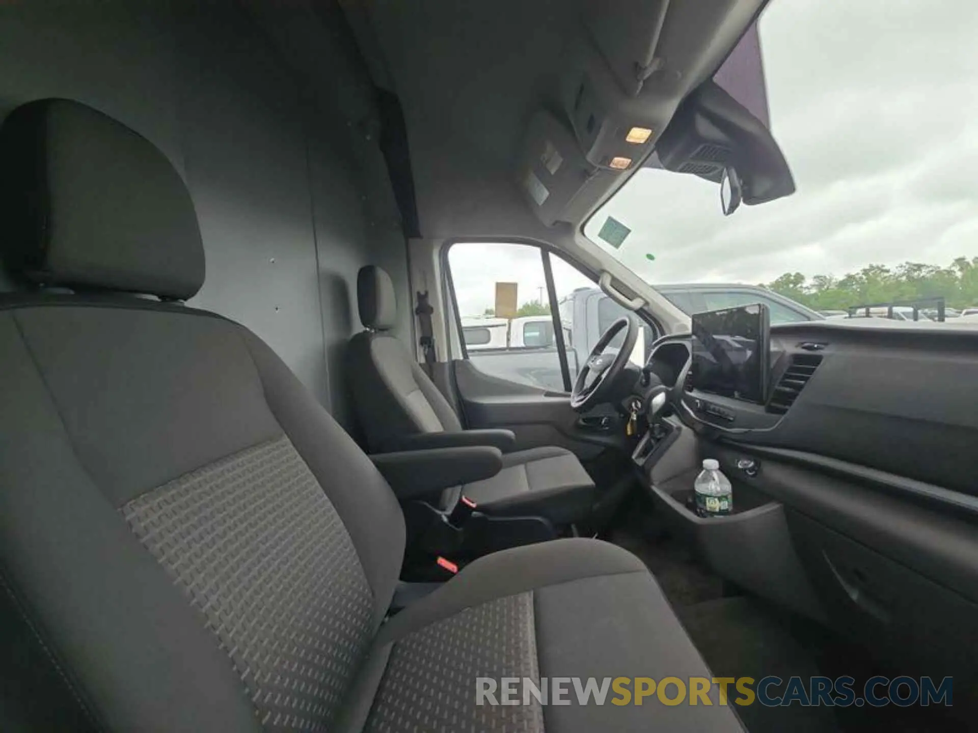 14 fotografías del automóvil dañado 1FTBR2X82PKA60186 FORD TRANSIT 2023