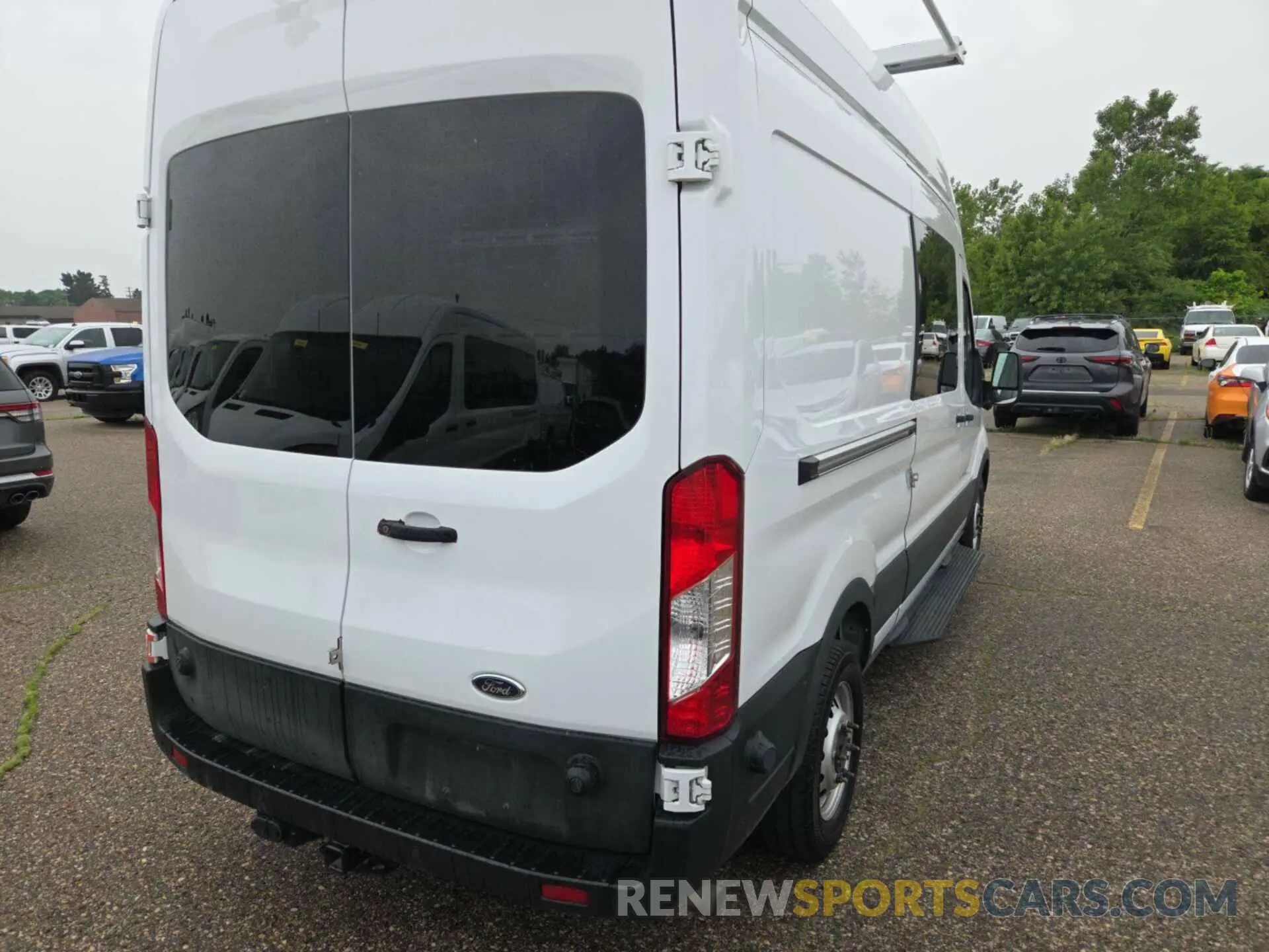 8 fotografías del automóvil dañado 1FTBR2X85PKA59310 FORD TRANSIT 2023