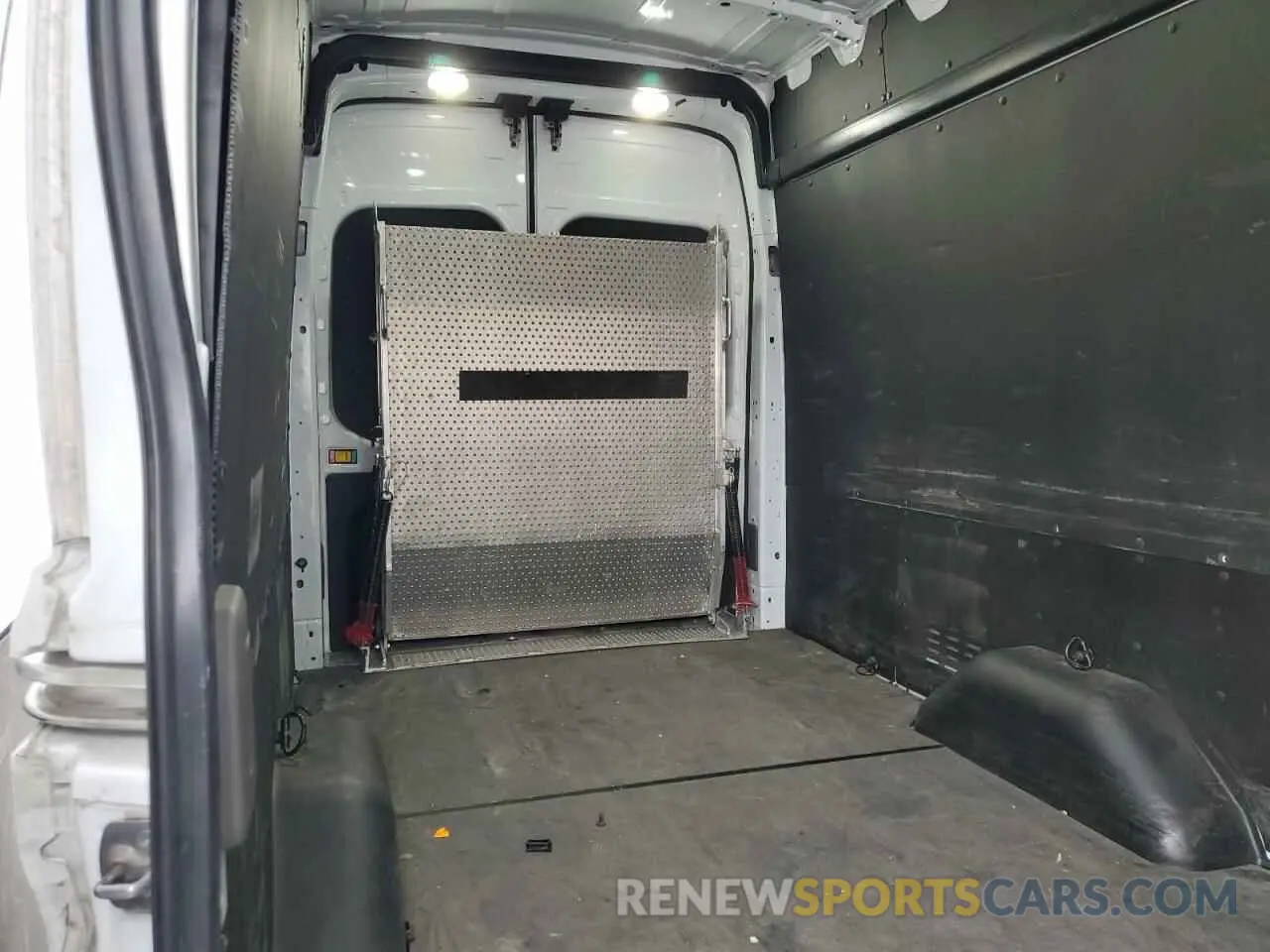 10 fotografías del automóvil dañado 1FTBR3X88PKB88910 FORD TRANSIT 2023