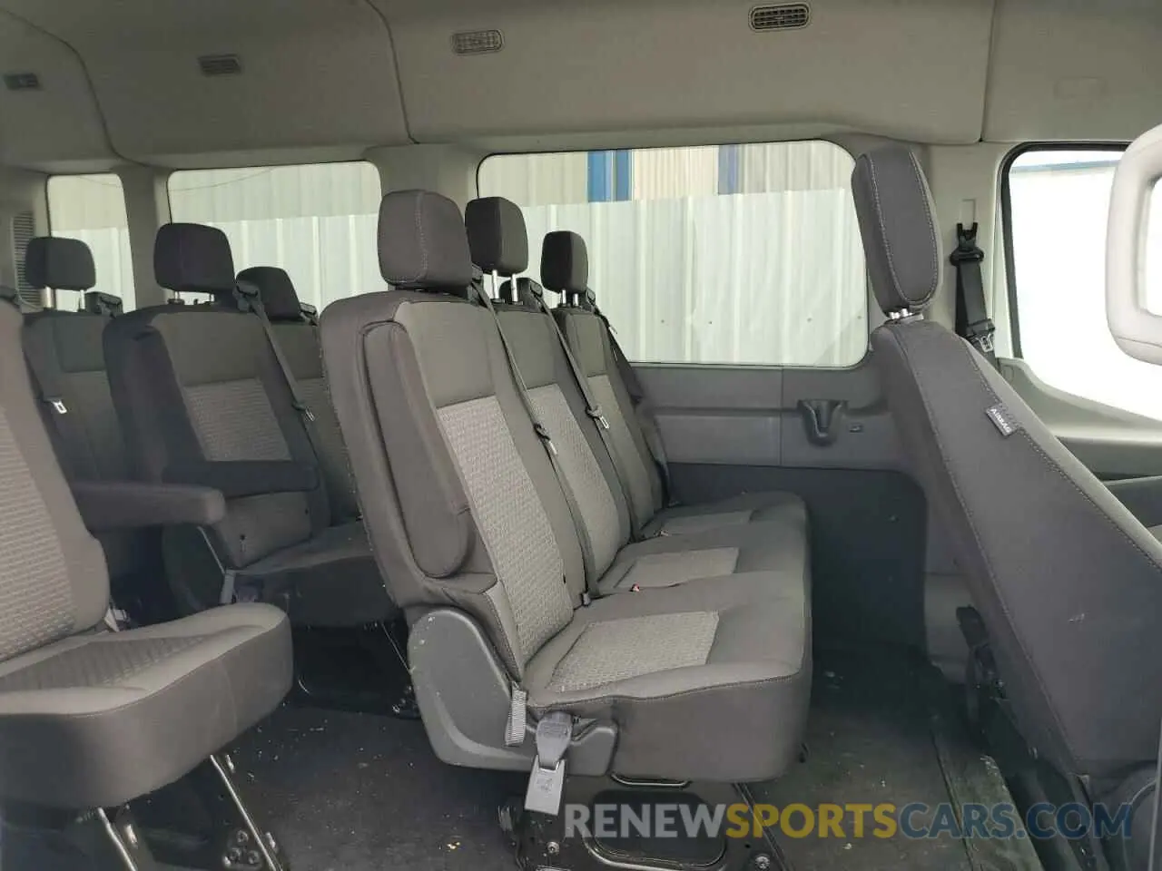 11 fotografías del automóvil dañado 1FBAX2C85RKA36446 FORD TRANSIT 2024