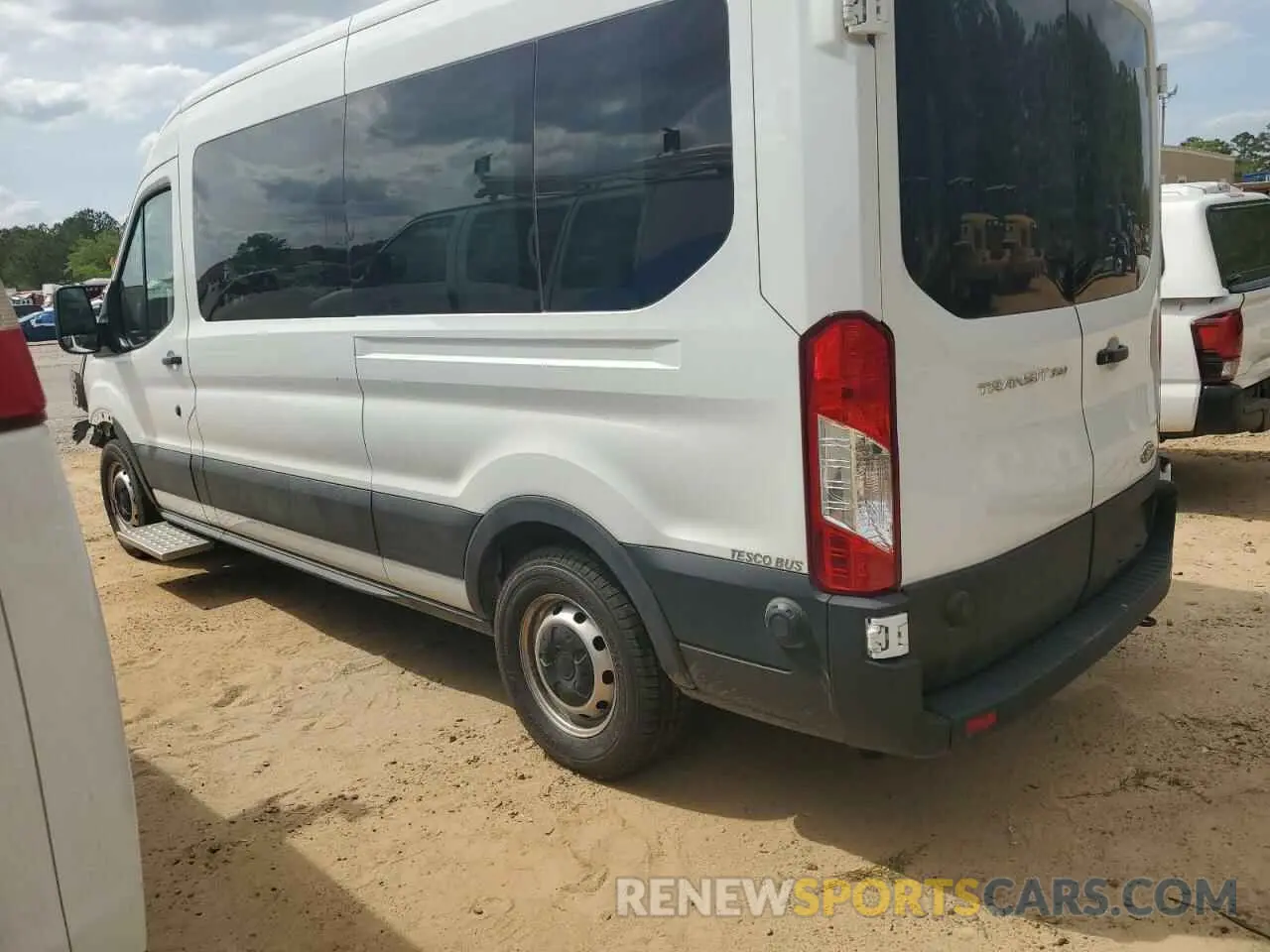 2 fotografías del automóvil dañado 1FBAX2C88RKA07720 FORD TRANSIT 2024
