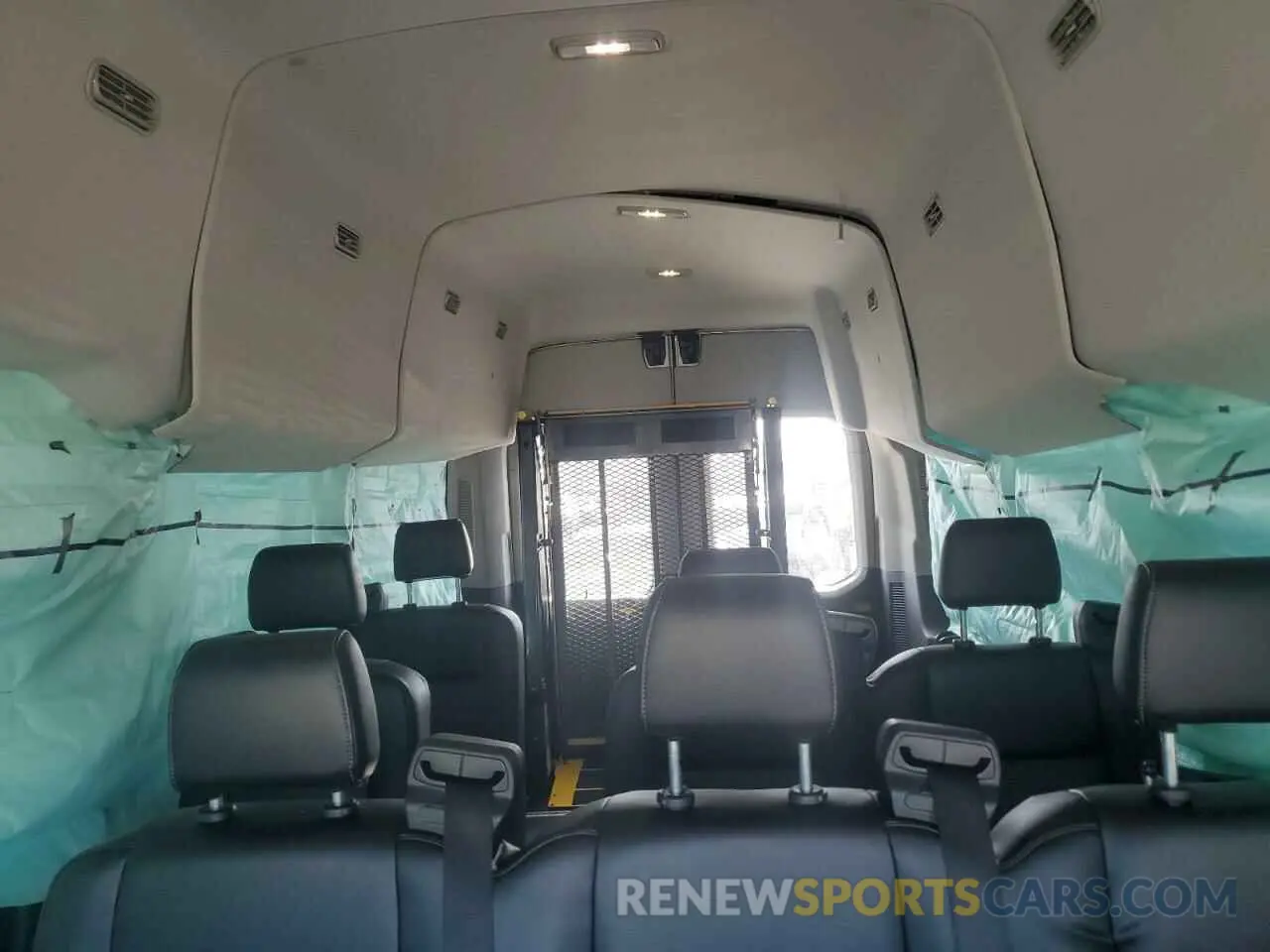 10 fotografías del automóvil dañado 1FBVU4X88RKA15056 FORD TRANSIT 2024