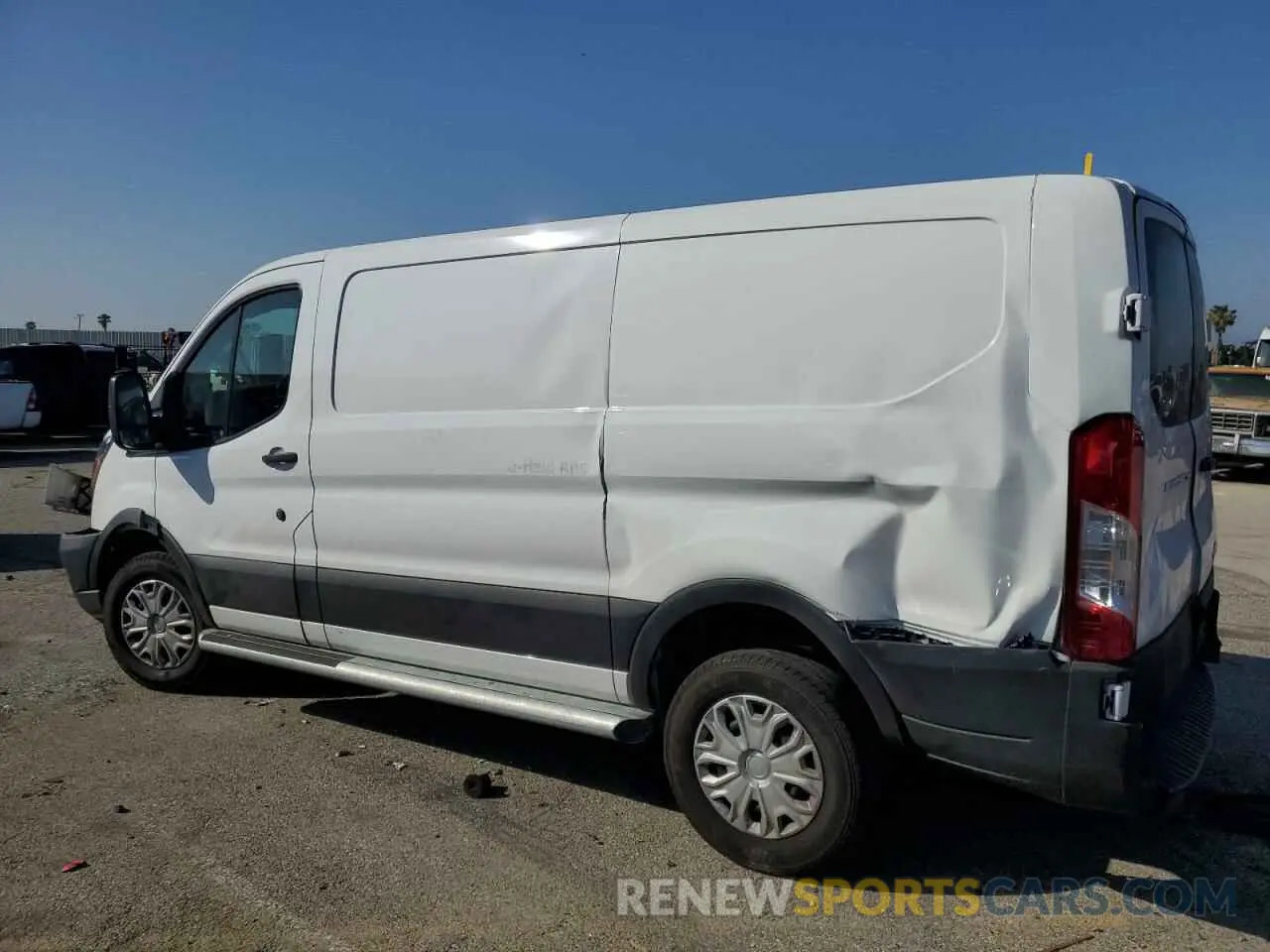 2 fotografías del automóvil dañado 1FTBR1Y83RKA62623 FORD TRANSIT 2024