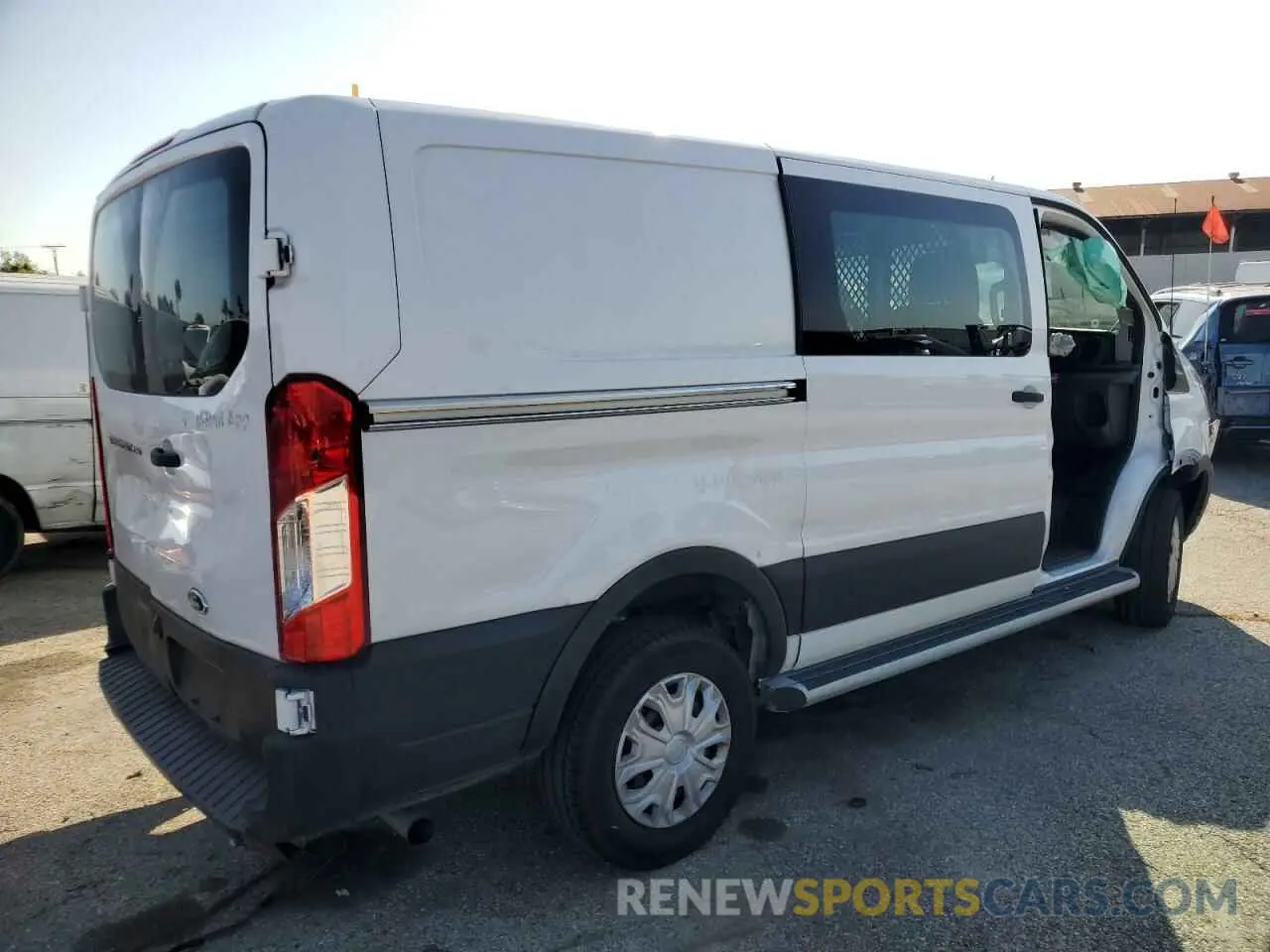 3 fotografías del automóvil dañado 1FTBR1Y83RKA62623 FORD TRANSIT 2024