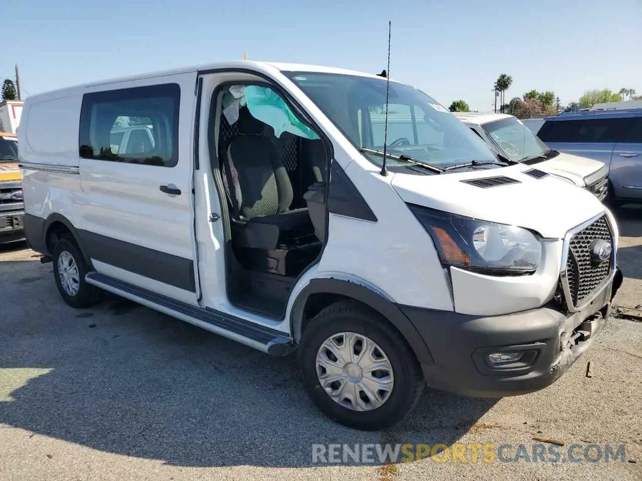 4 fotografías del automóvil dañado 1FTBR1Y83RKA62623 FORD TRANSIT 2024