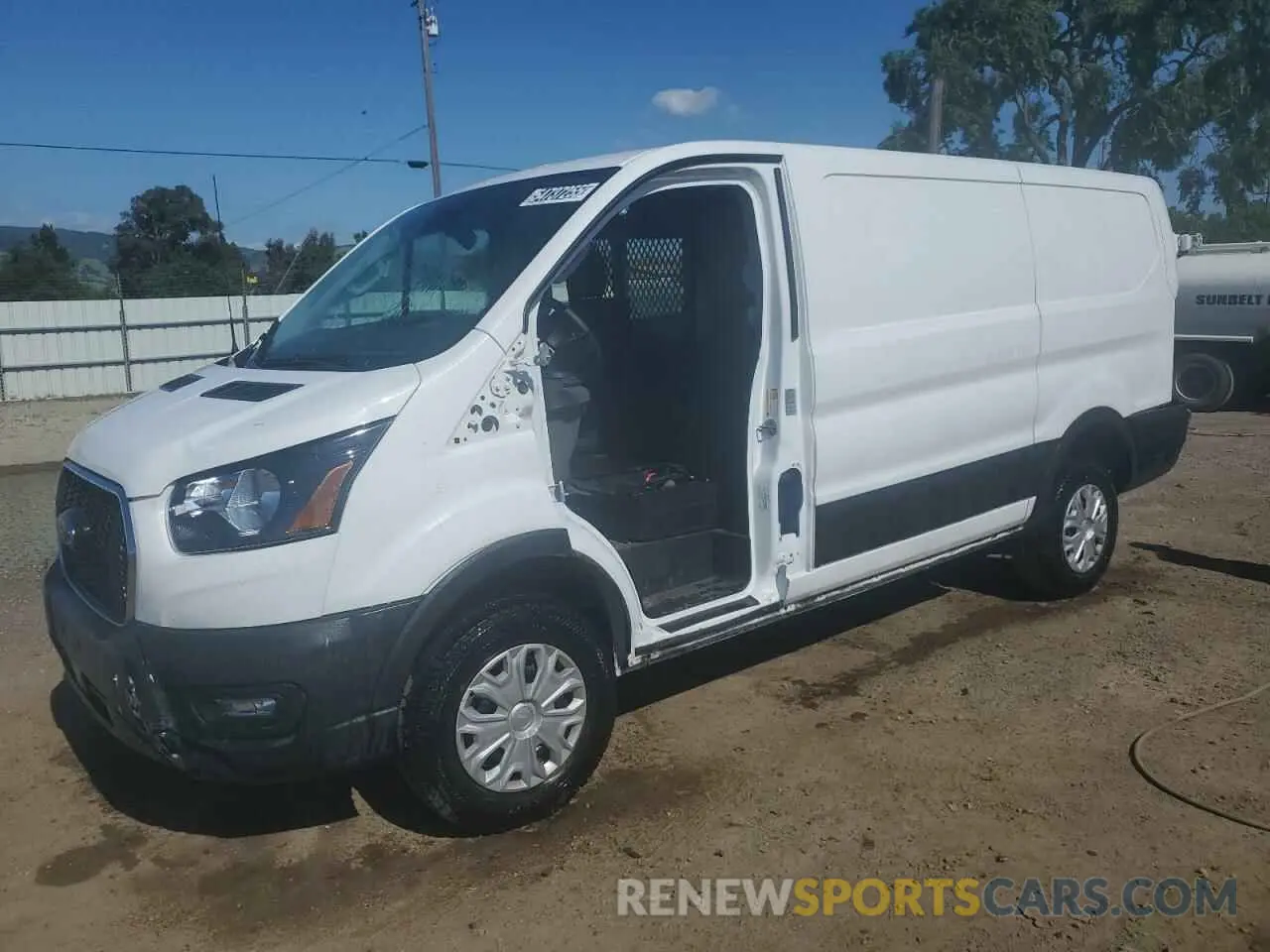 1 fotografías del automóvil dañado 1FTBR1Y8XRKA71402 FORD TRANSIT 2024