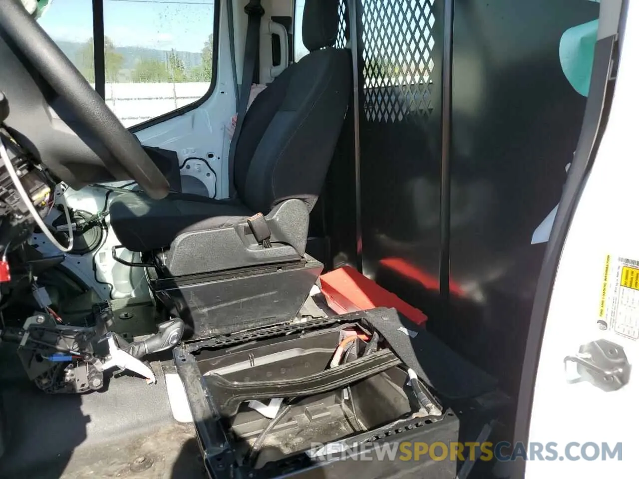 10 fotografías del automóvil dañado 1FTBR1Y8XRKA71402 FORD TRANSIT 2024