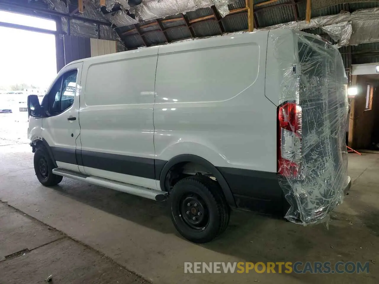 2 fotografías del automóvil dañado 1FTBR1Y8XRKA71416 FORD TRANSIT 2024