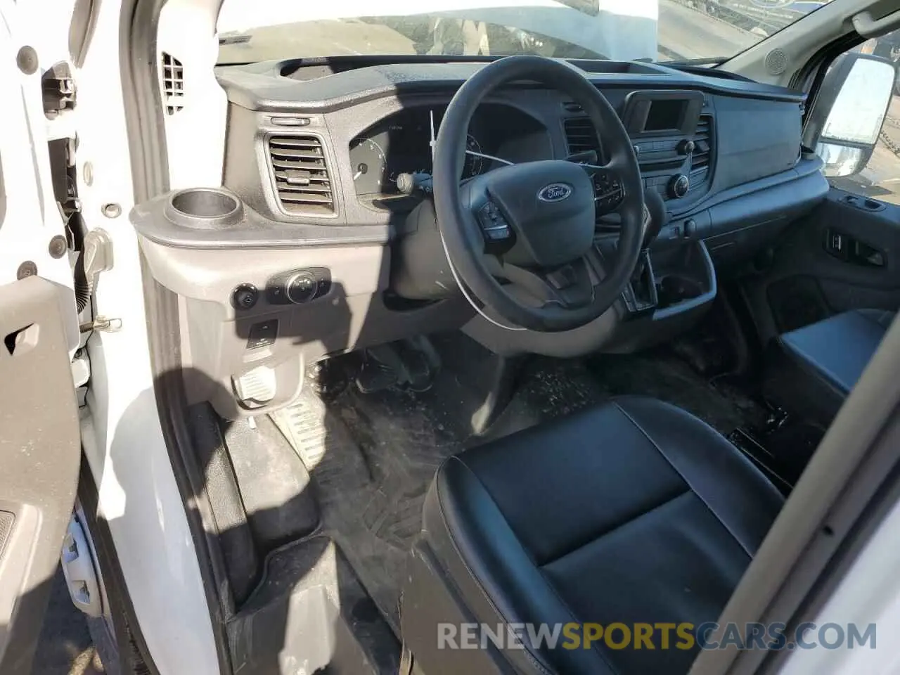 8 fotografías del automóvil dañado 1FTBR3U89RKA32219 FORD TRANSIT 2024