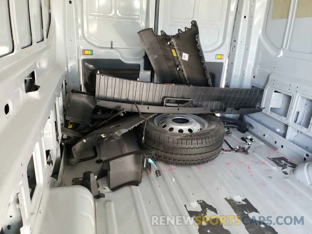 13 fotografías del automóvil dañado 1FTBW3UGXRKA44492 FORD TRANSIT 2024