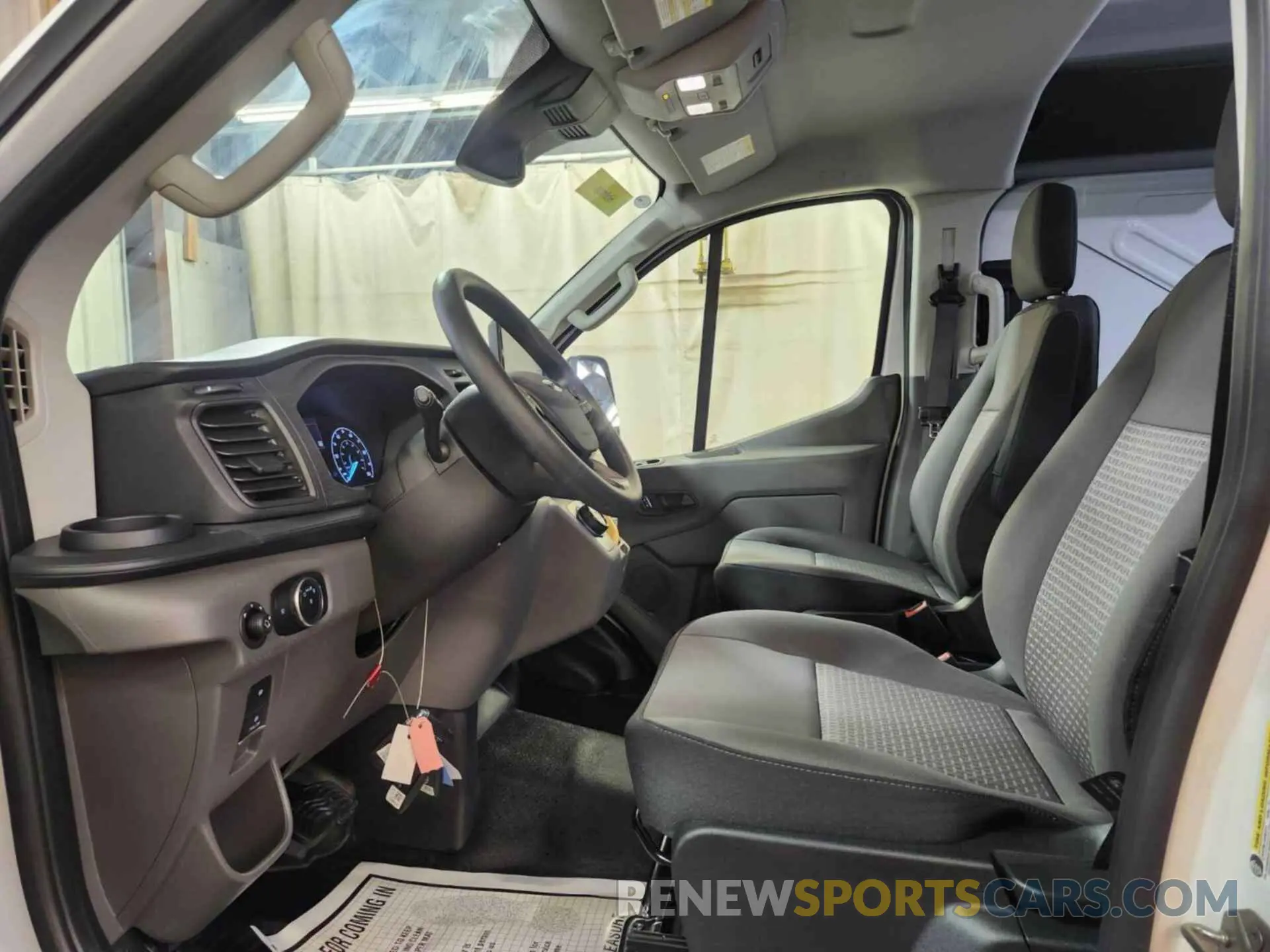 15 fotografías del automóvil dañado 1FTBW1YM0SKA12998 FORD TRANSIT 2025