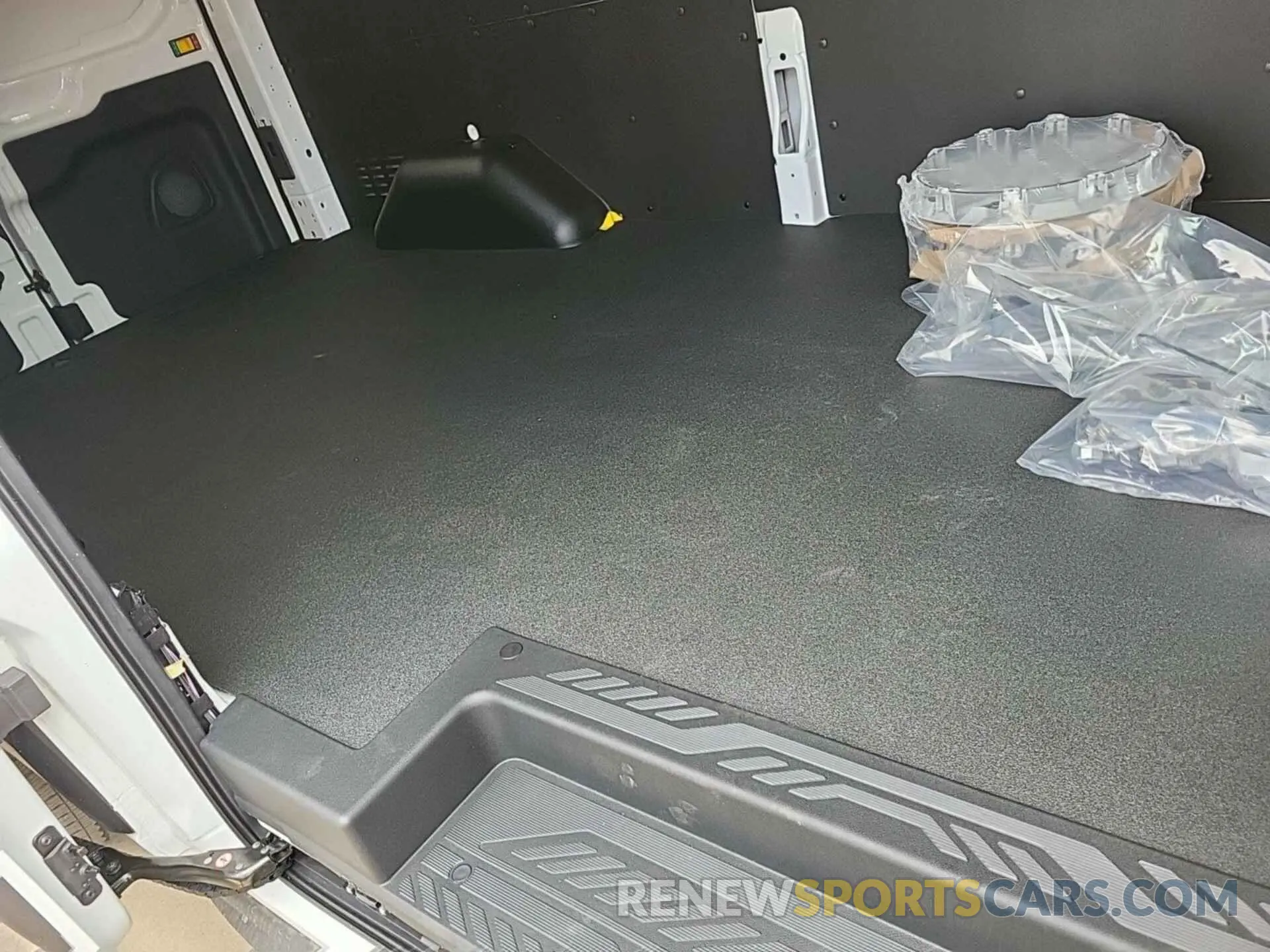 16 fotografías del automóvil dañado 1FTBW1YM0SKA12998 FORD TRANSIT 2025