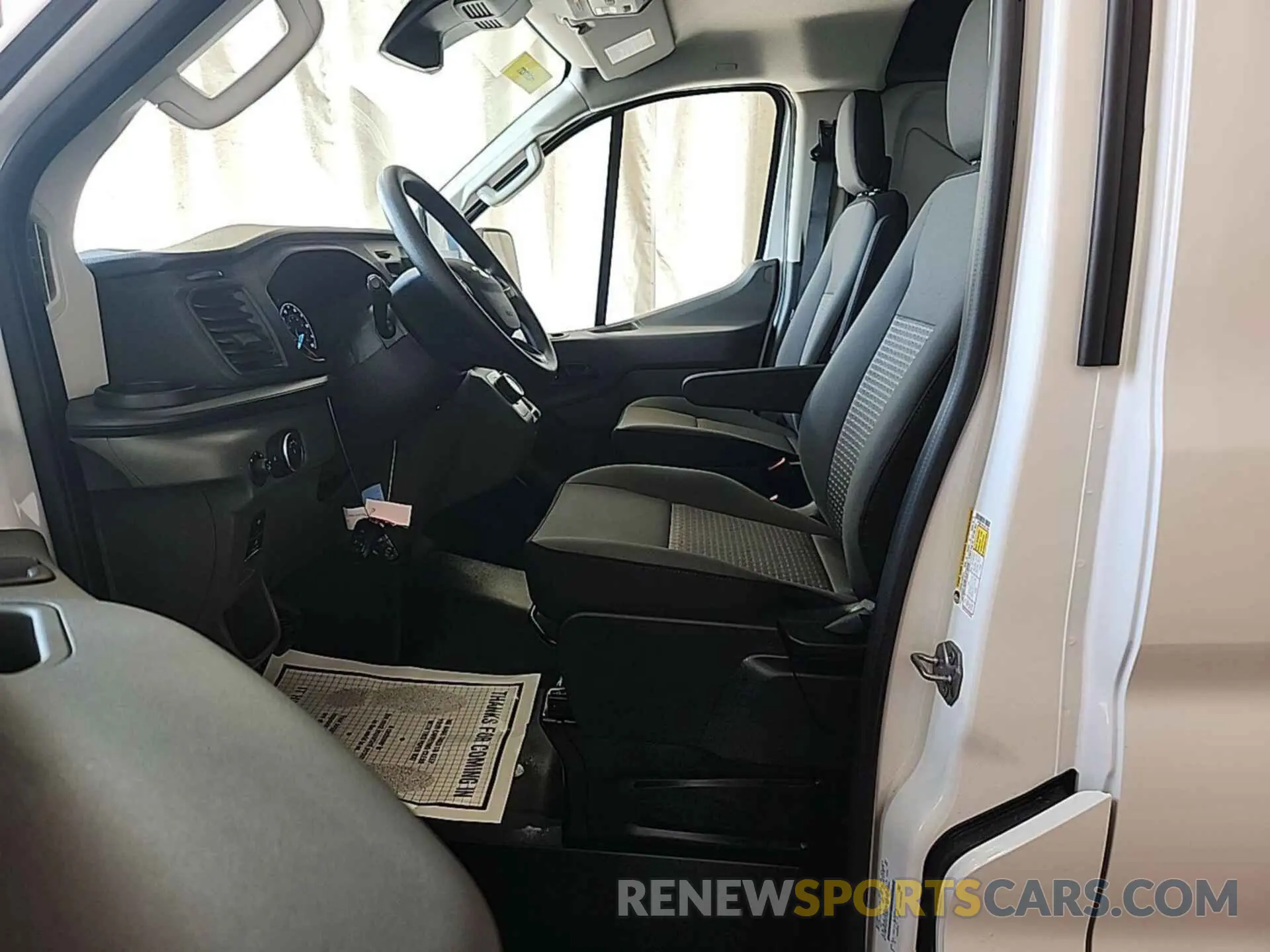 13 fotografías del automóvil dañado 1FTBW1YM1SKA12928 FORD TRANSIT 2025