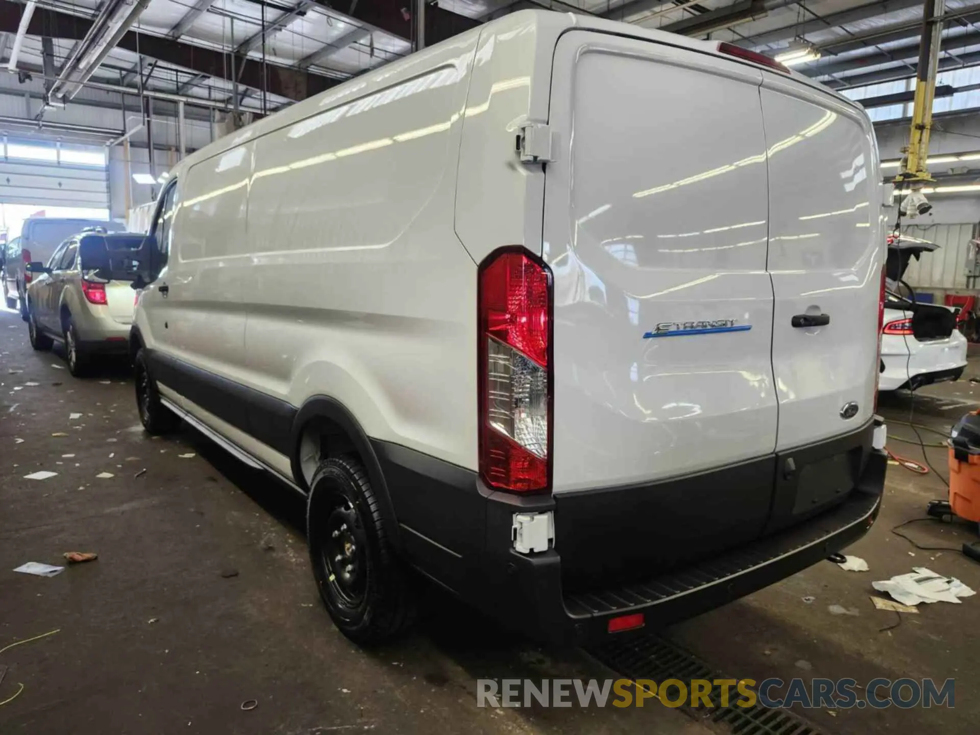 4 fotografías del automóvil dañado 1FTBW1YM5SKA13001 FORD TRANSIT 2025