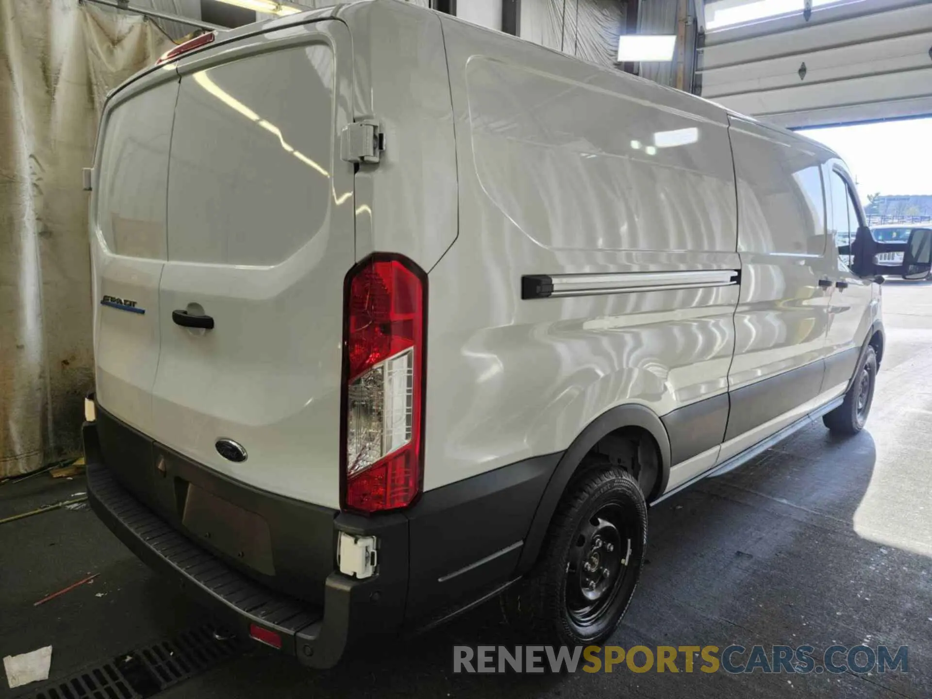 5 fotografías del automóvil dañado 1FTBW1YM6SKA13038 FORD TRANSIT 2025