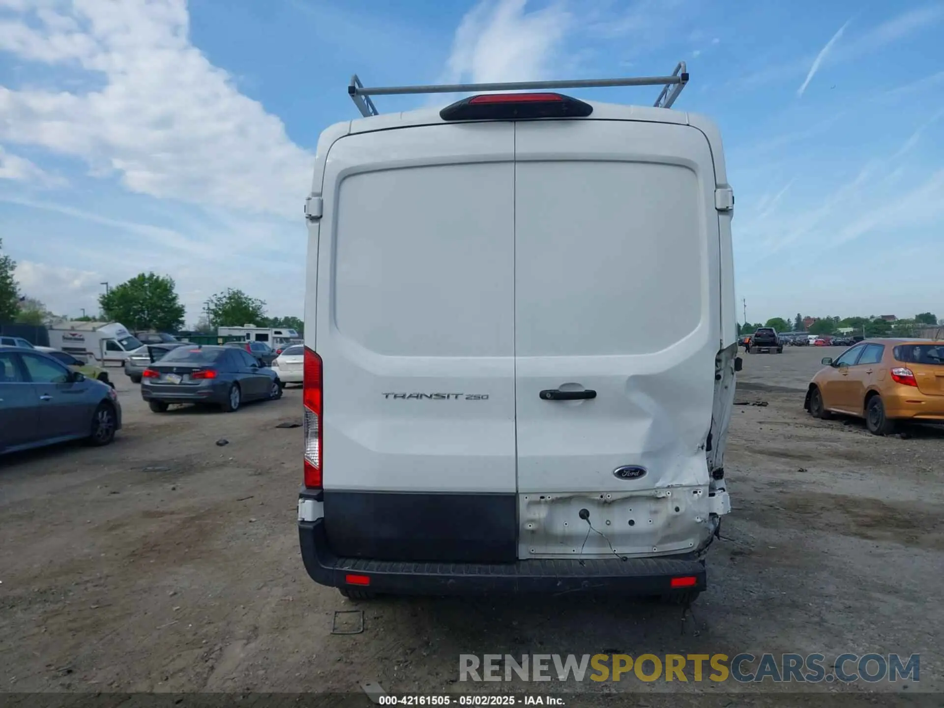 15 fotografías del automóvil dañado 1FTYR1CM2KKA03941 FORD TRANSIT-250 2019