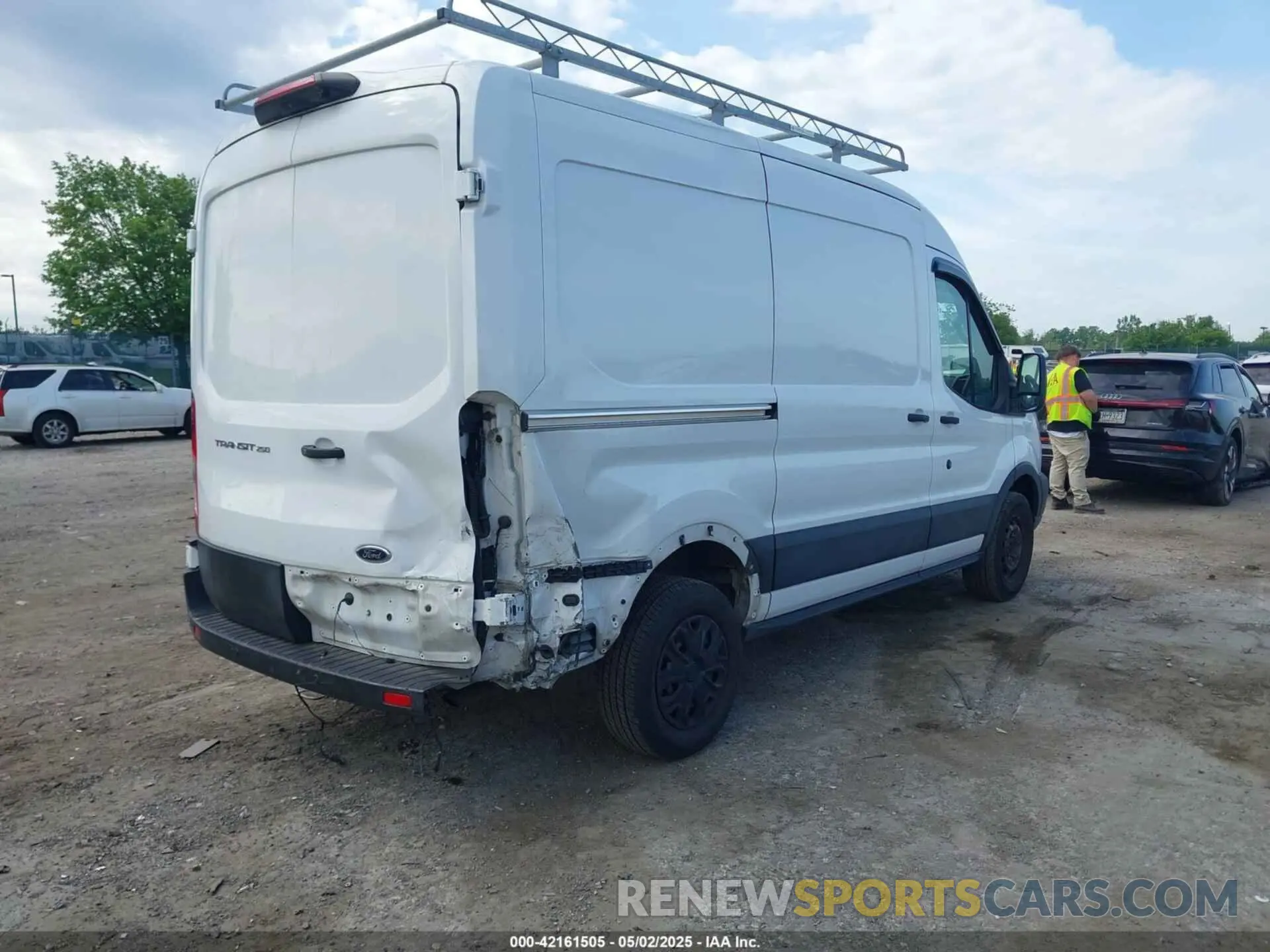 4 fotografías del automóvil dañado 1FTYR1CM2KKA03941 FORD TRANSIT-250 2019