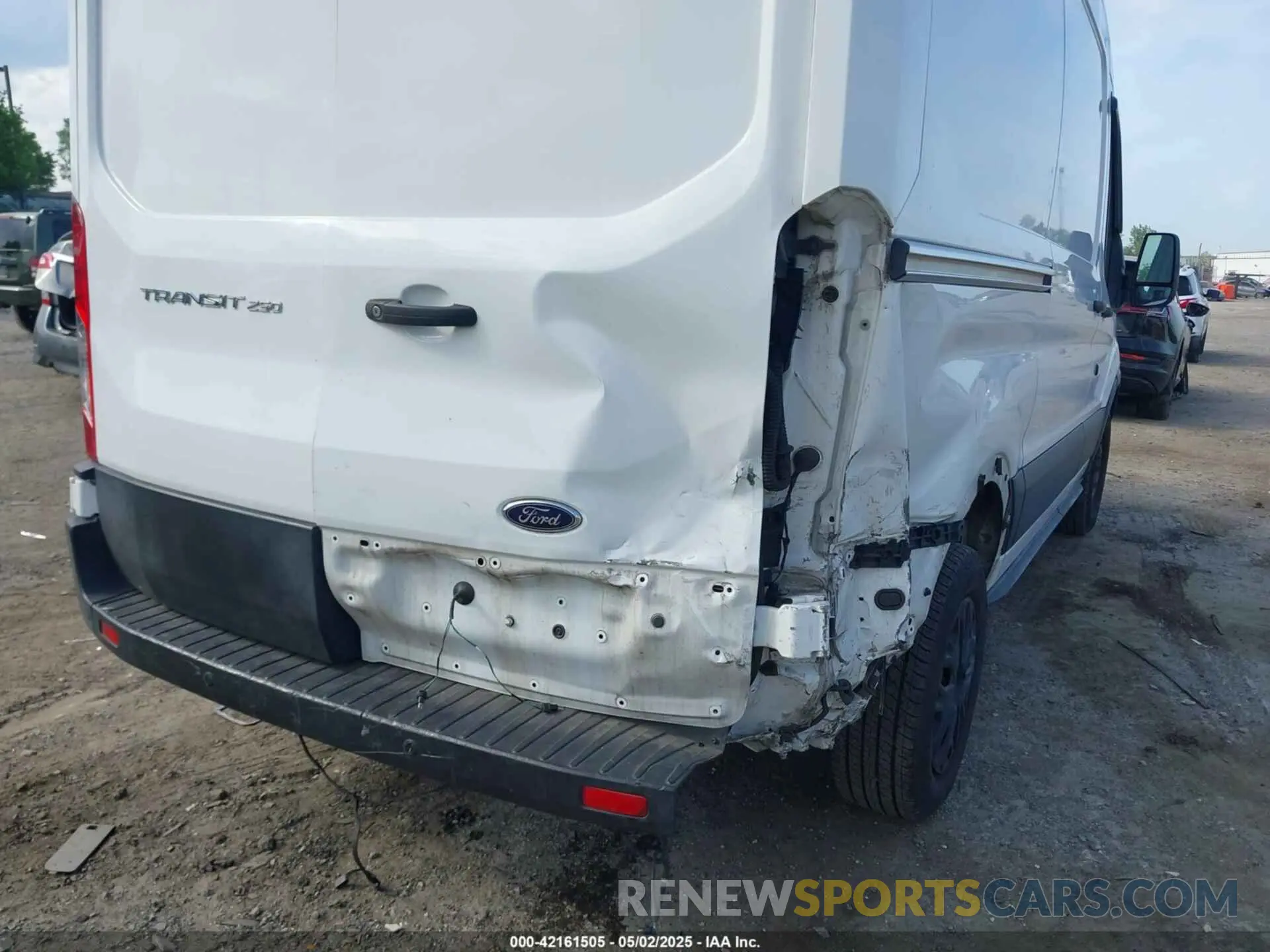 6 fotografías del automóvil dañado 1FTYR1CM2KKA03941 FORD TRANSIT-250 2019