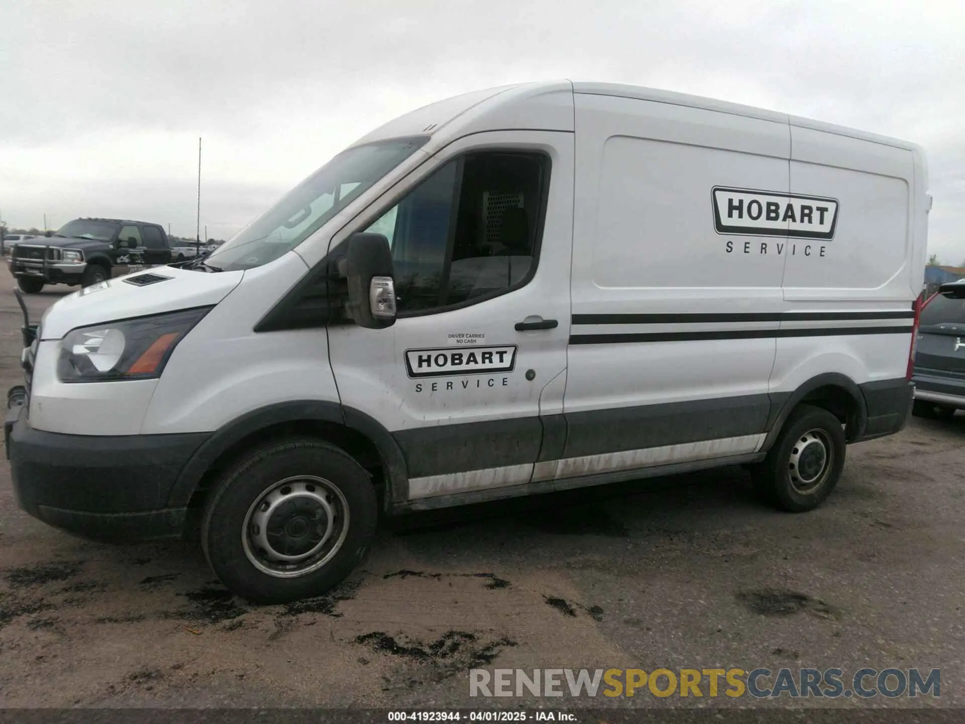 14 fotografías del automóvil dañado 1FTYR1CM5KKA70355 FORD TRANSIT-250 2019