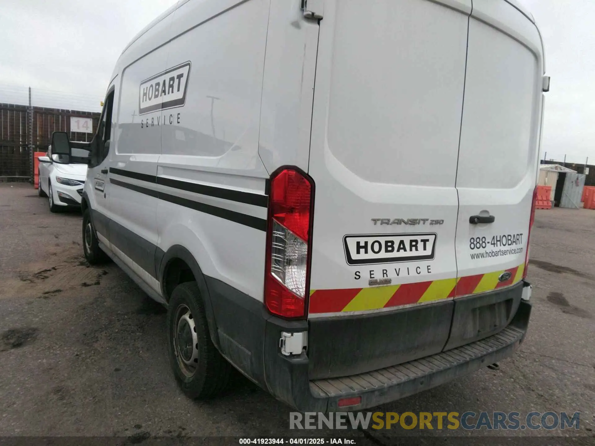 3 fotografías del automóvil dañado 1FTYR1CM5KKA70355 FORD TRANSIT-250 2019