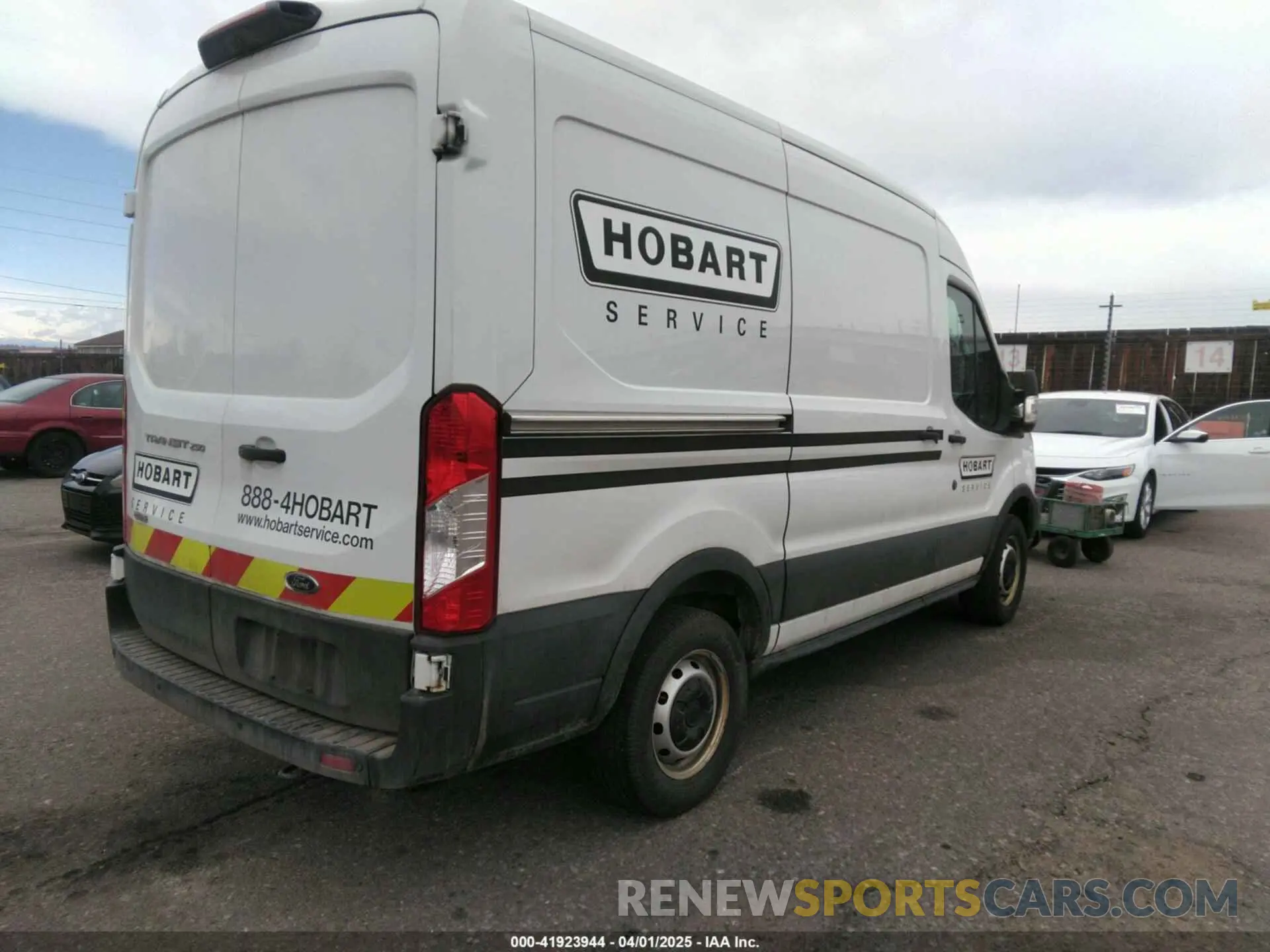 4 fotografías del automóvil dañado 1FTYR1CM5KKA70355 FORD TRANSIT-250 2019