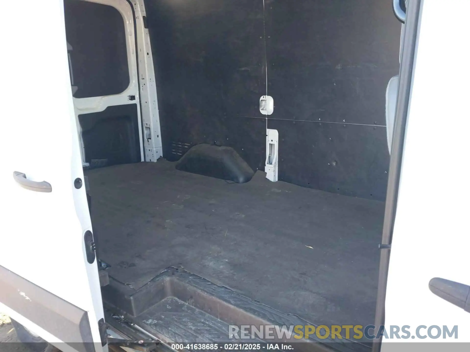 8 fotografías del automóvil dañado 1FTYR1CM6KKB81786 FORD TRANSIT-250 2019
