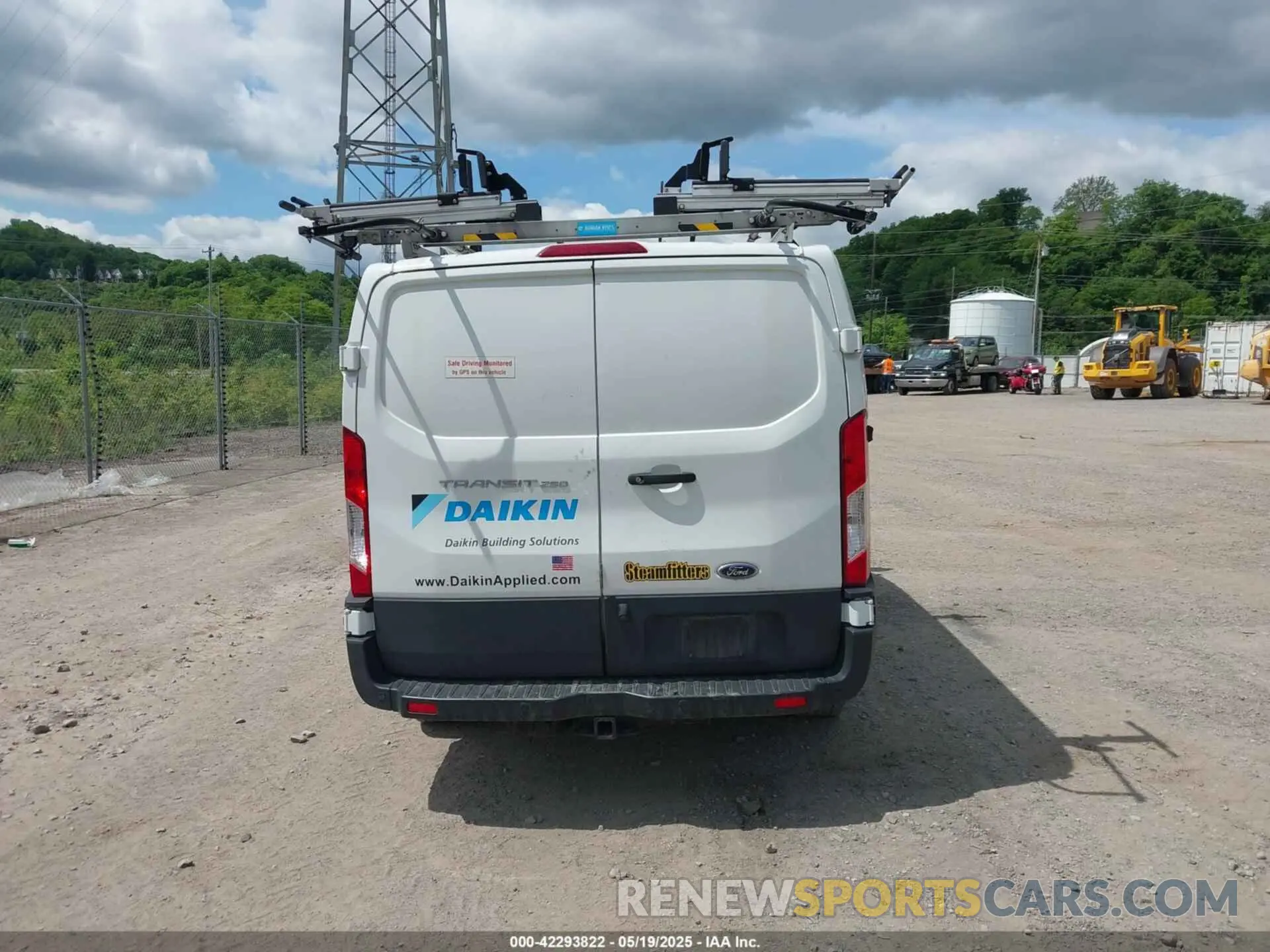 16 fotografías del automóvil dañado 1FTYR1YG3KKB67475 FORD TRANSIT-250 2019