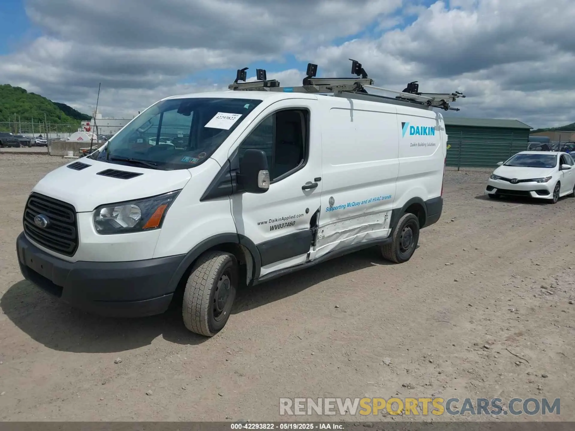 2 fotografías del automóvil dañado 1FTYR1YG3KKB67475 FORD TRANSIT-250 2019