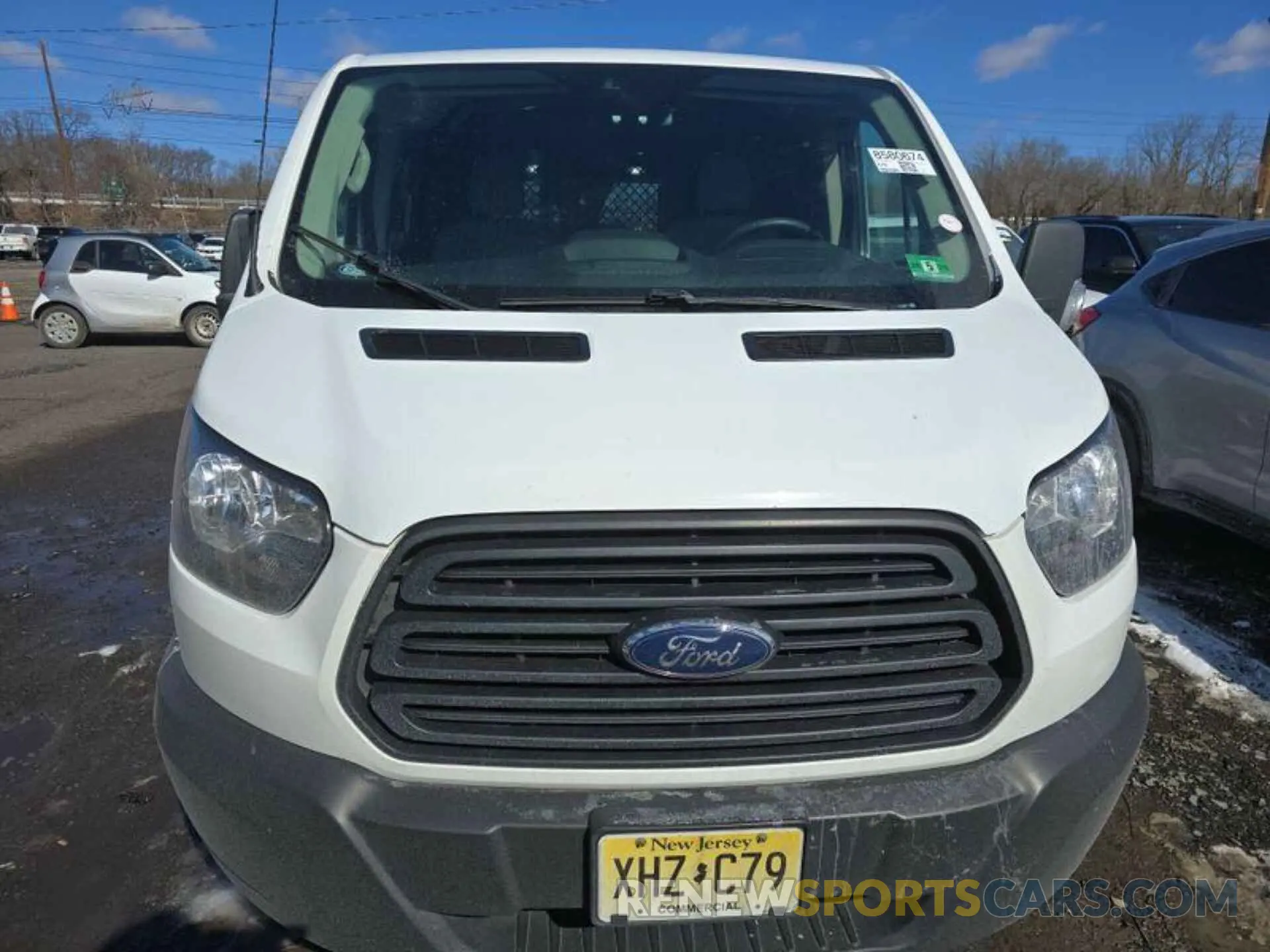 18 fotografías del automóvil dañado 1FTYR1YG5KKA54367 FORD TRANSIT-250 2019