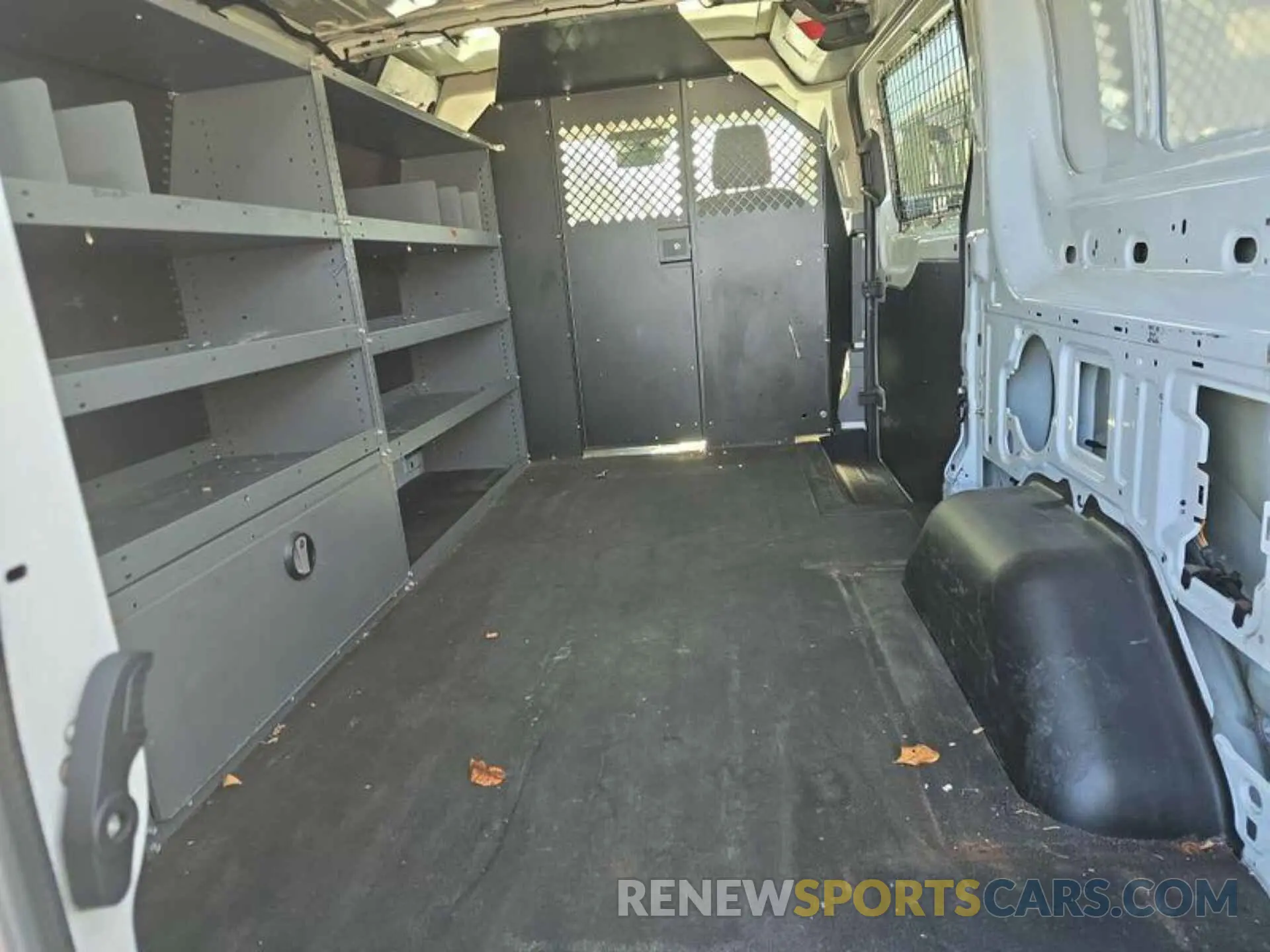 4 fotografías del automóvil dañado 1FTYR1YG5KKA54367 FORD TRANSIT-250 2019