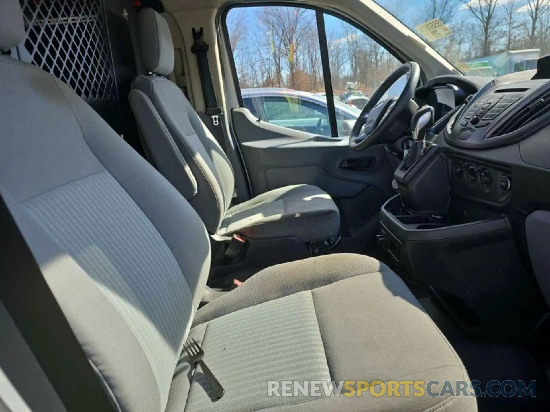 7 fotografías del automóvil dañado 1FTYR1YG5KKA54367 FORD TRANSIT-250 2019