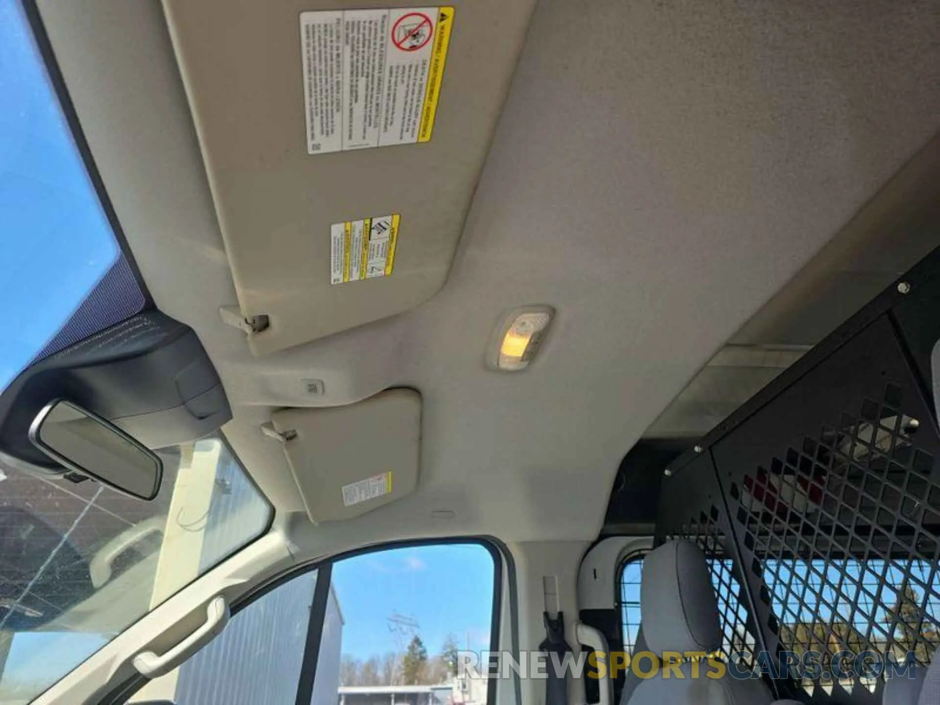 8 fotografías del automóvil dañado 1FTYR1YG5KKA54367 FORD TRANSIT-250 2019