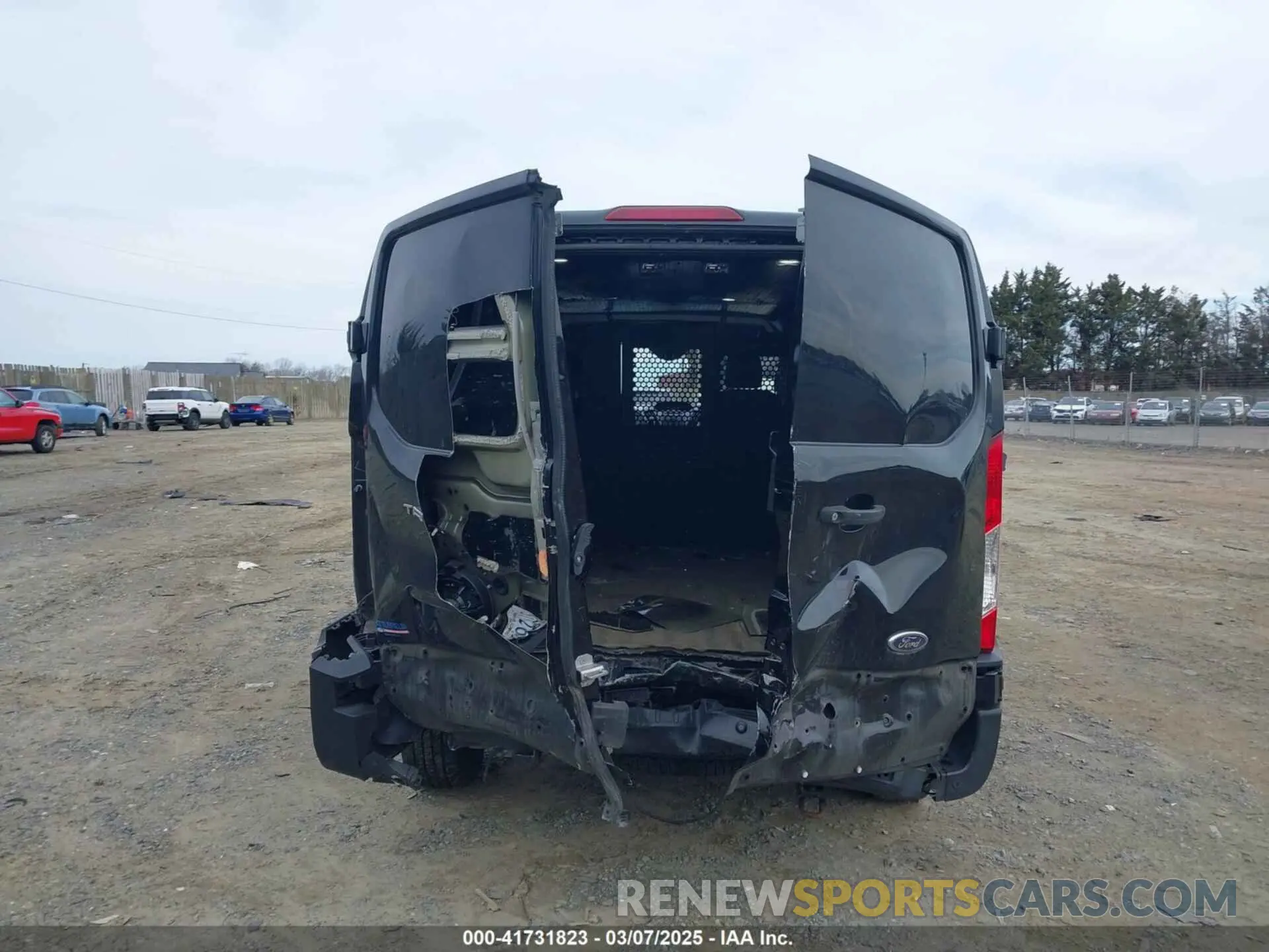 17 fotografías del automóvil dañado 1FTYR1YM3KKA58892 FORD TRANSIT-250 2019