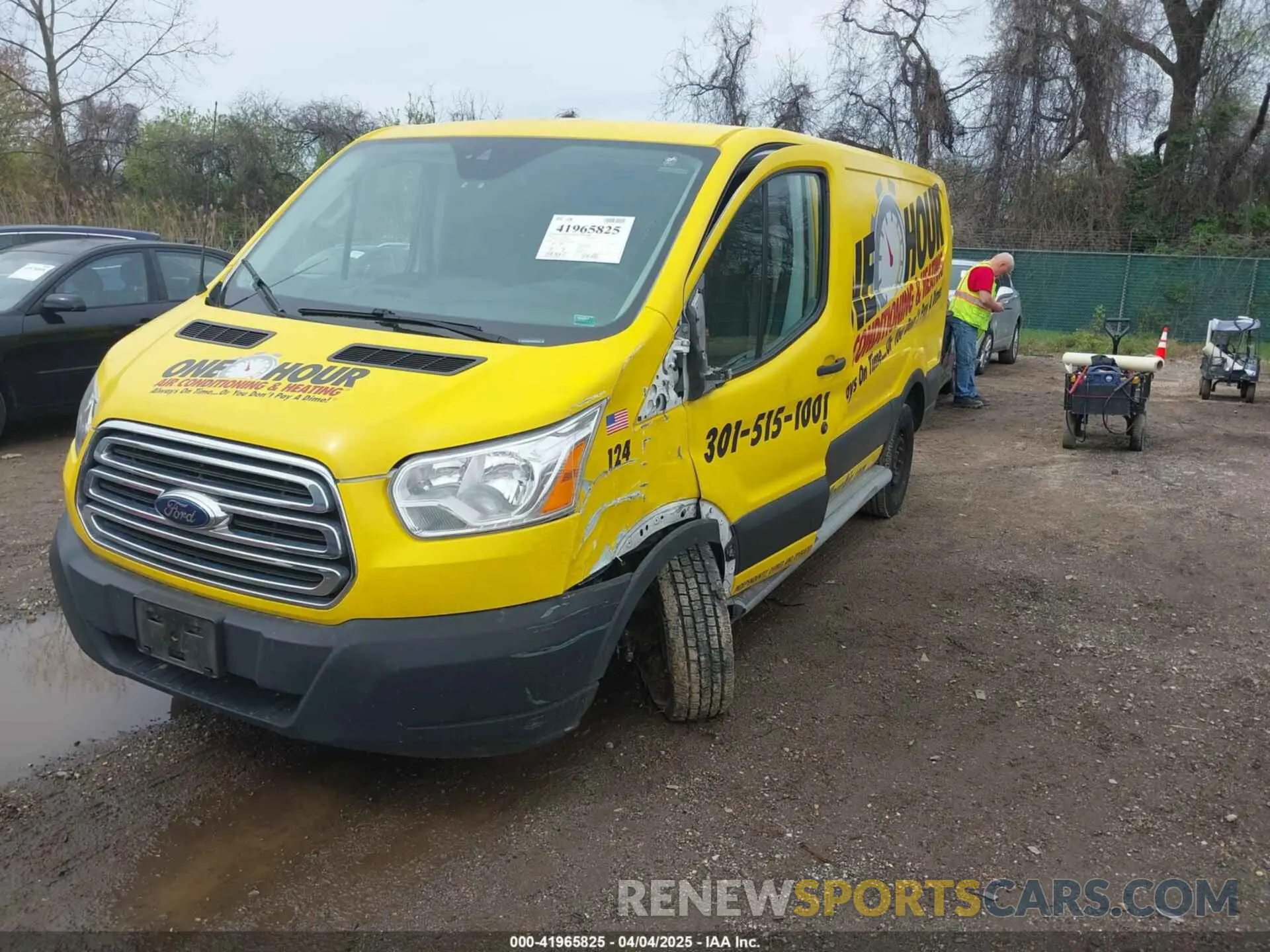 2 fotografías del automóvil dañado 1FTYR1YMXKKB51036 FORD TRANSIT-250 2019