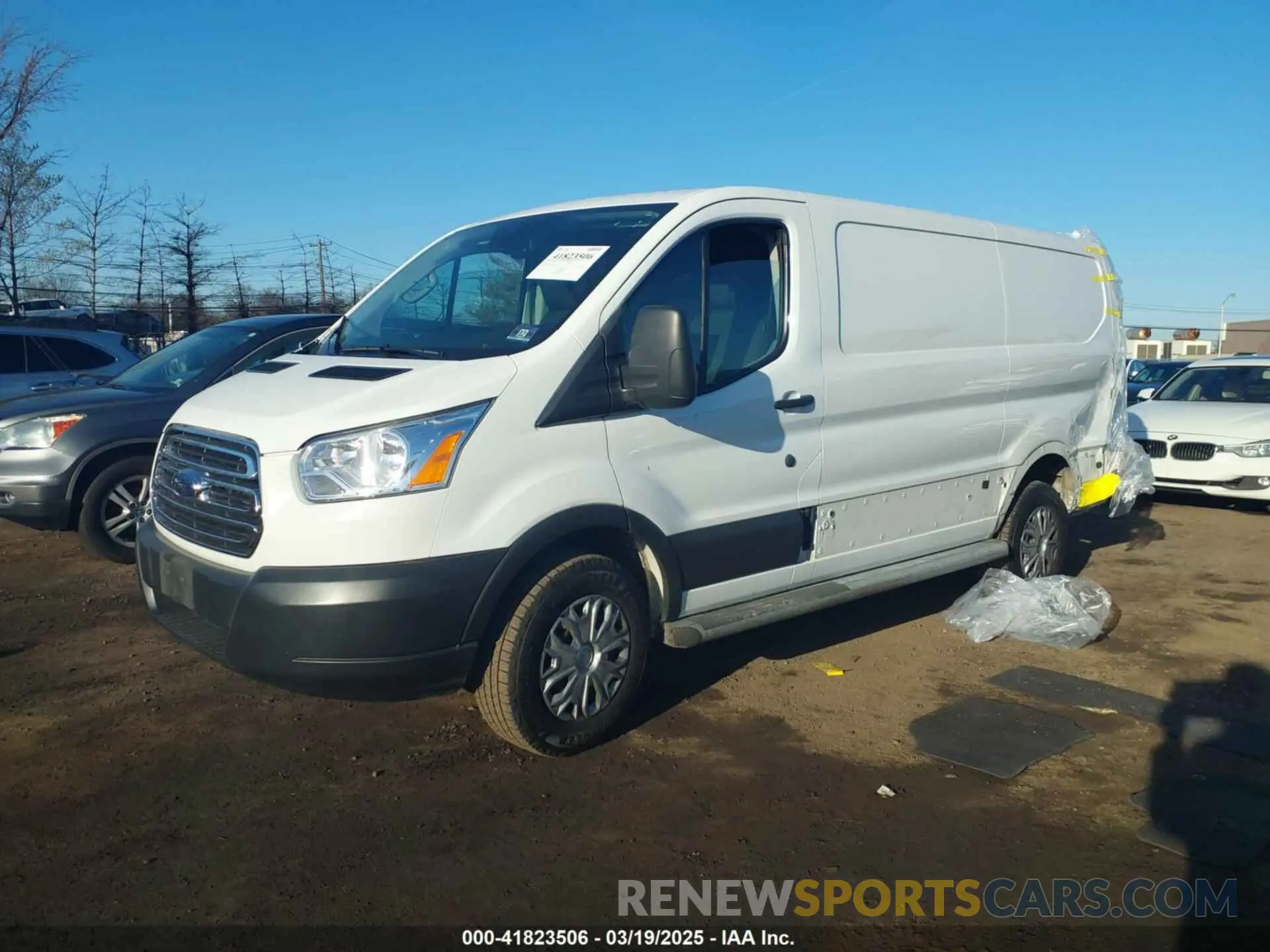 2 fotografías del automóvil dañado 1FTYR1ZM1KKB01558 FORD TRANSIT-250 2019