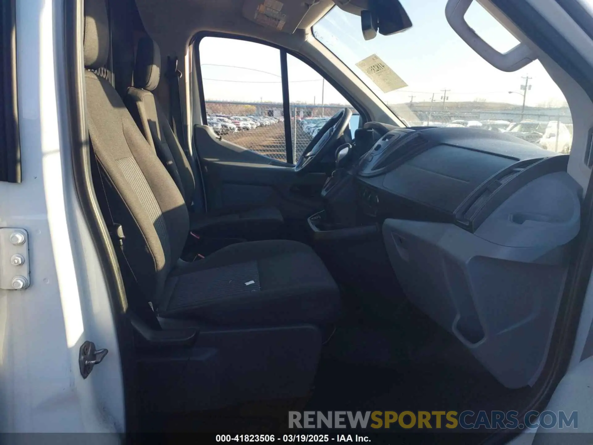 5 fotografías del automóvil dañado 1FTYR1ZM1KKB01558 FORD TRANSIT-250 2019