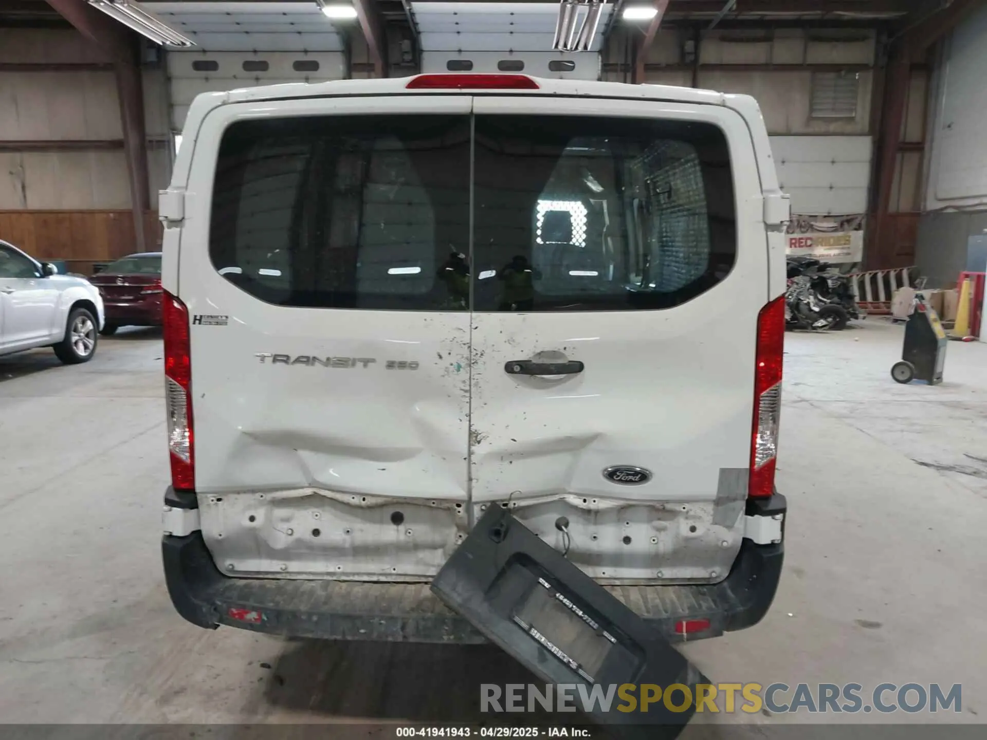 15 fotografías del automóvil dañado 1FTYR1ZM7KKA71062 FORD TRANSIT-250 2019