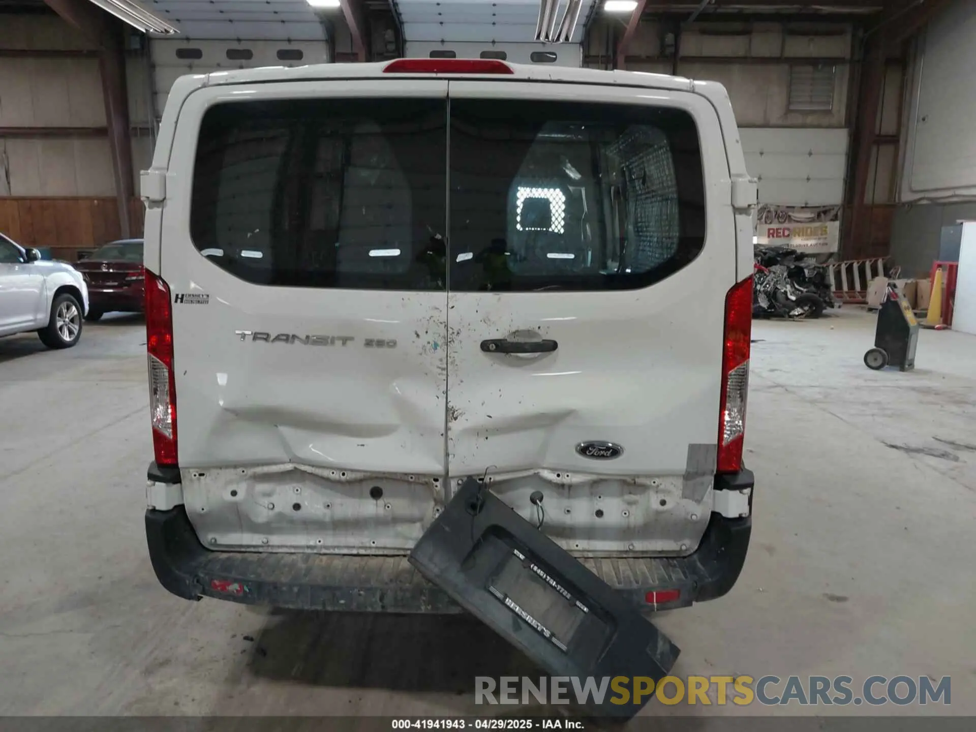 16 fotografías del automóvil dañado 1FTYR1ZM7KKA71062 FORD TRANSIT-250 2019