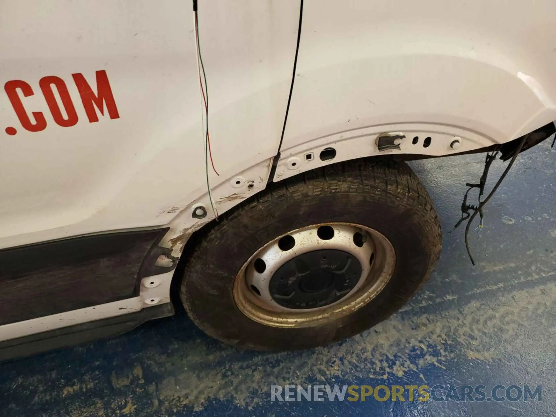 10 fotografías del automóvil dañado 1FTYR2CM0KKA46602 FORD TRANSIT-250 2019